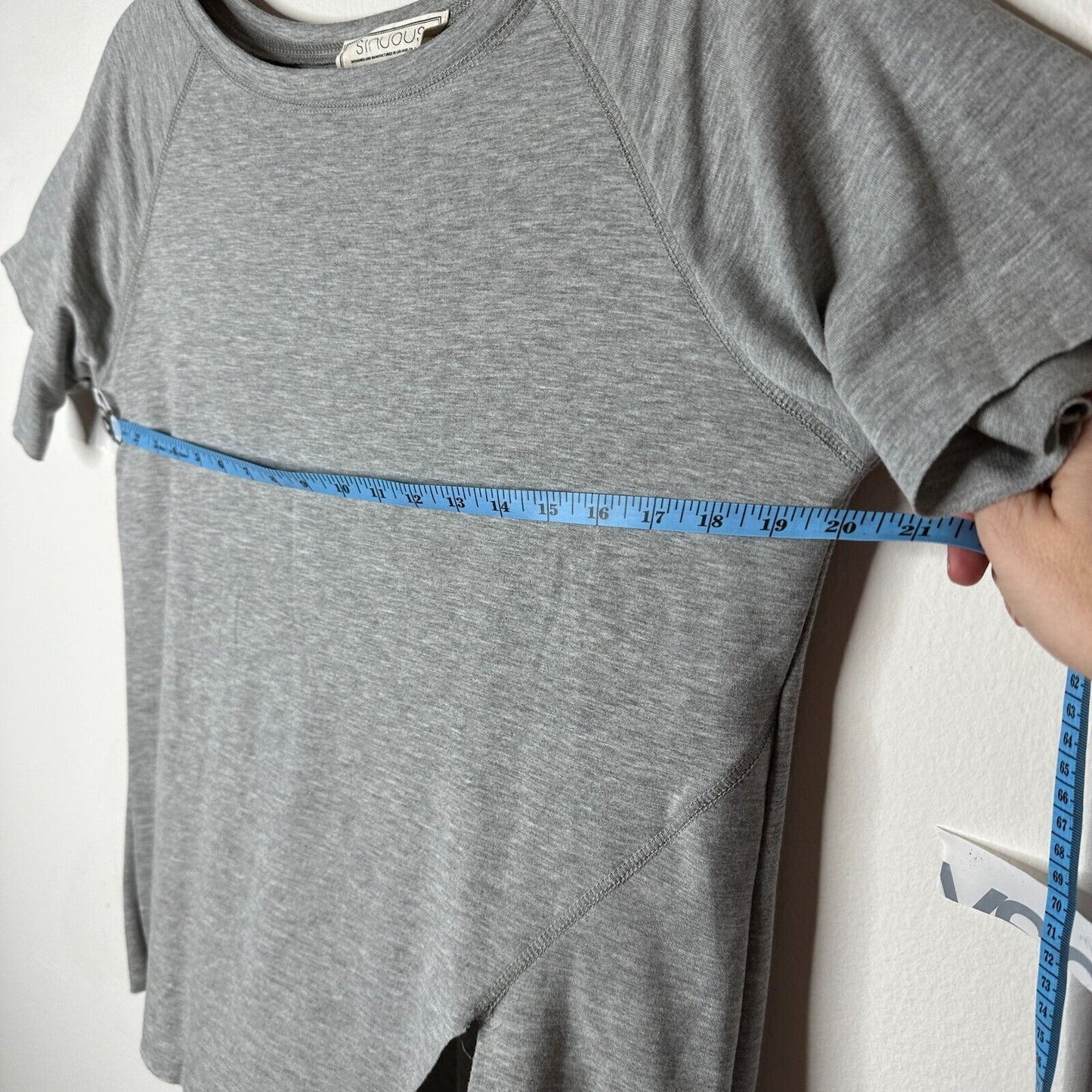 Sinuous Casual Gray Asymmetrical Hem Short Sleeve Relaxed Tee Round Neck Medium