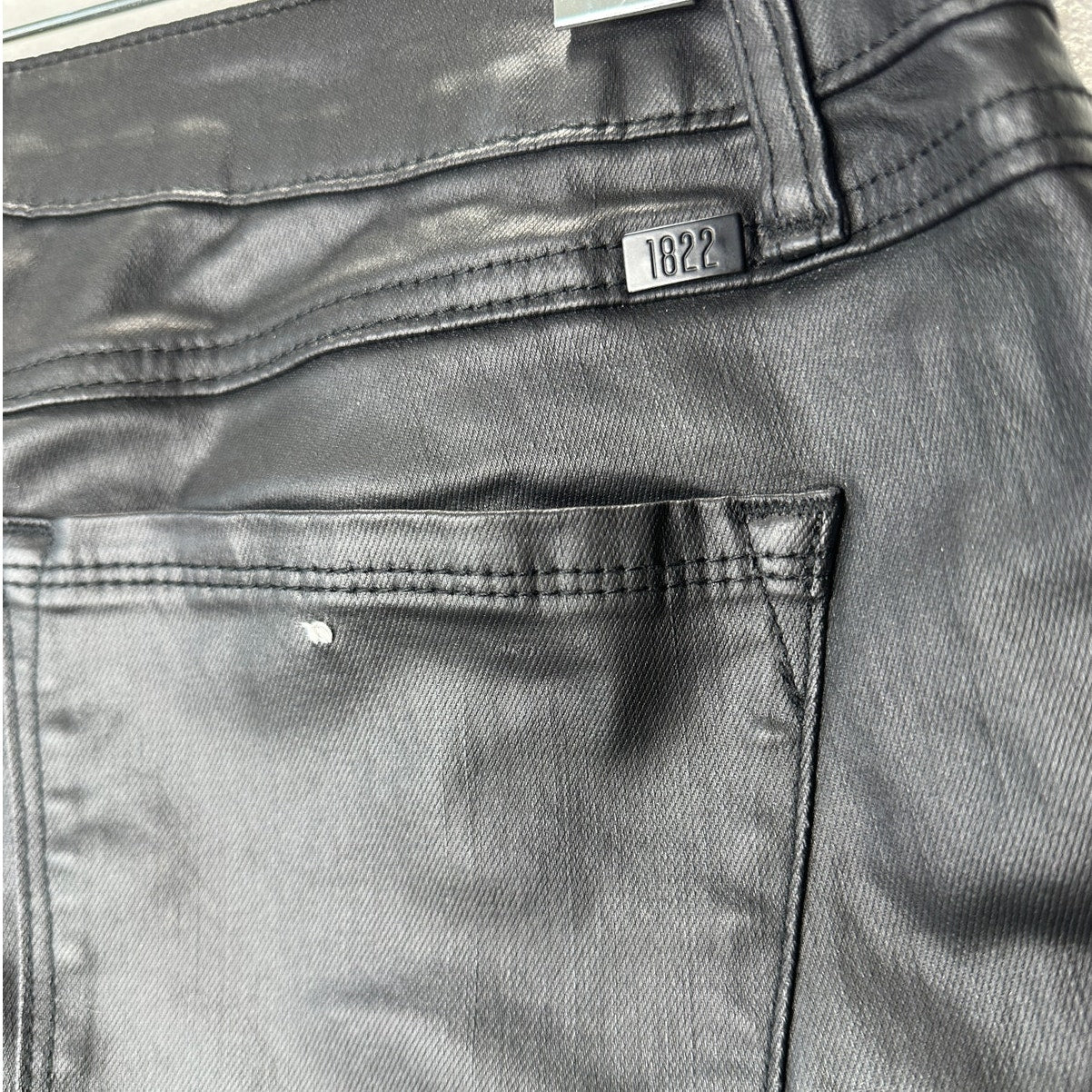 1822 Denim Black Shimmer Leatherette Skinny Pant 30 P / 10 P