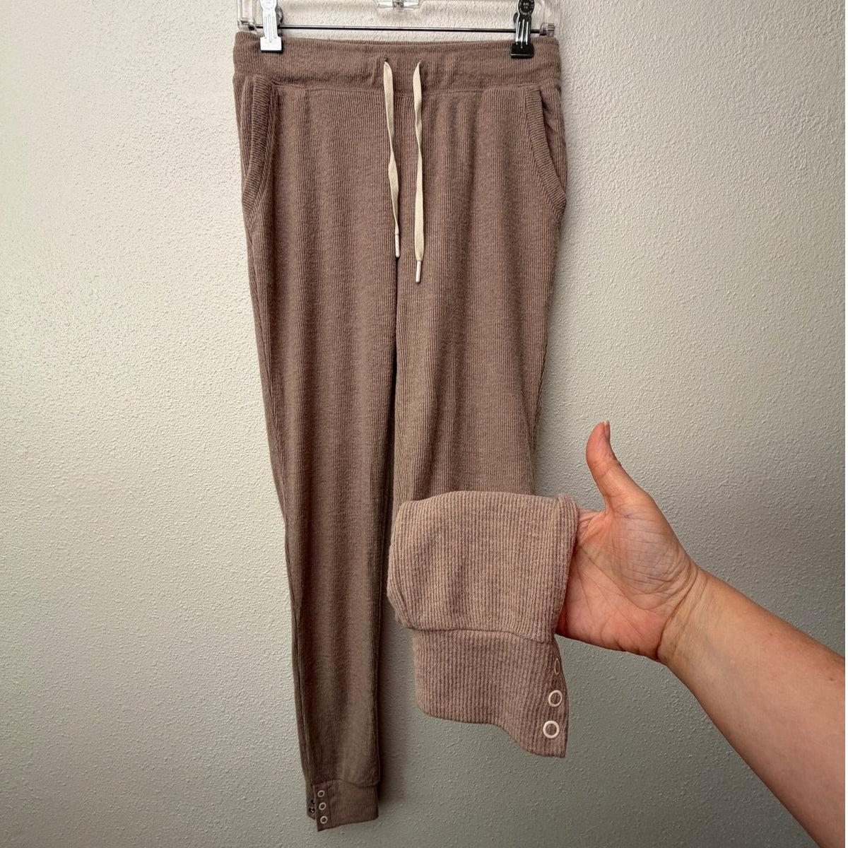 Z Supply Taupe Ribbed Knit Snap Ankle Jogger Pants Women's US XS