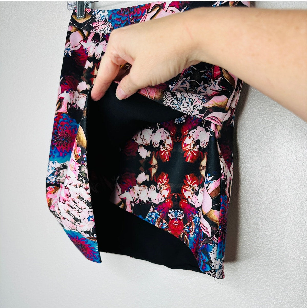 NWT Lovers + Friends Kaleidoscope Floral Asymmetrical Mini Skirt XS