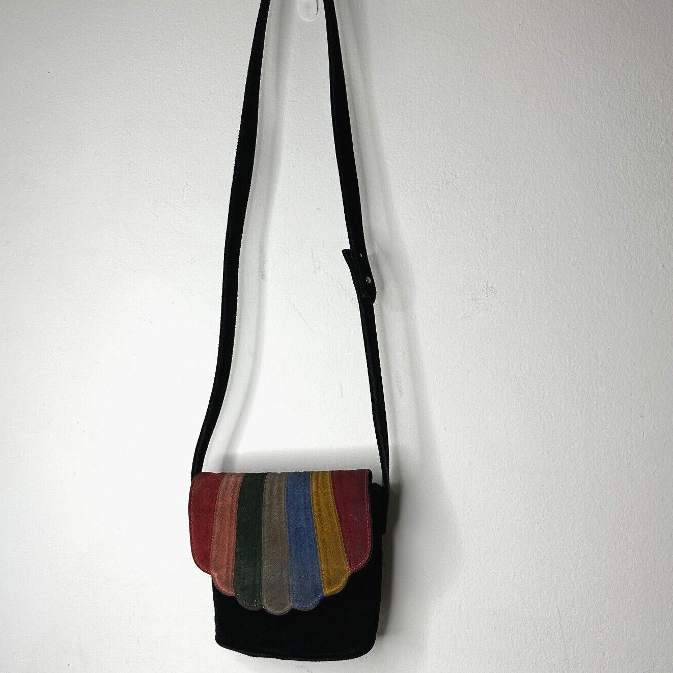 Cab Blanche Shell Canteen Black Suede Rainbow Clamshell Fold Crossbody Purse