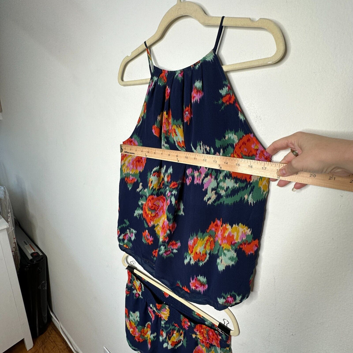 Joie Navy Anatase 2pc SET Floral Print Silk Top ( S ) Lanina Floral Short ( M )
