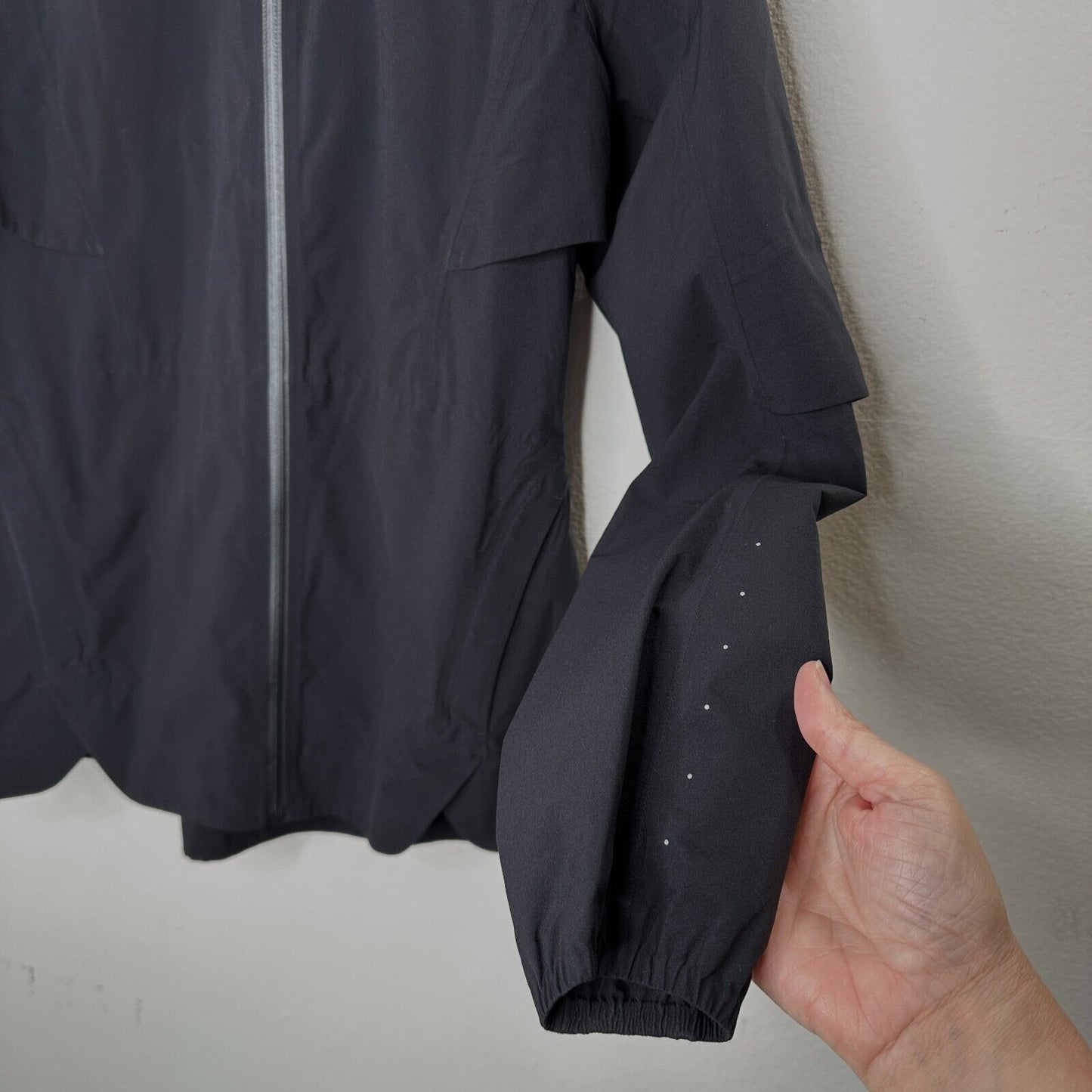 RARE Lululemon Black 2017 Whistler Ambassador Summit Jacket Front Zip Hooded 4