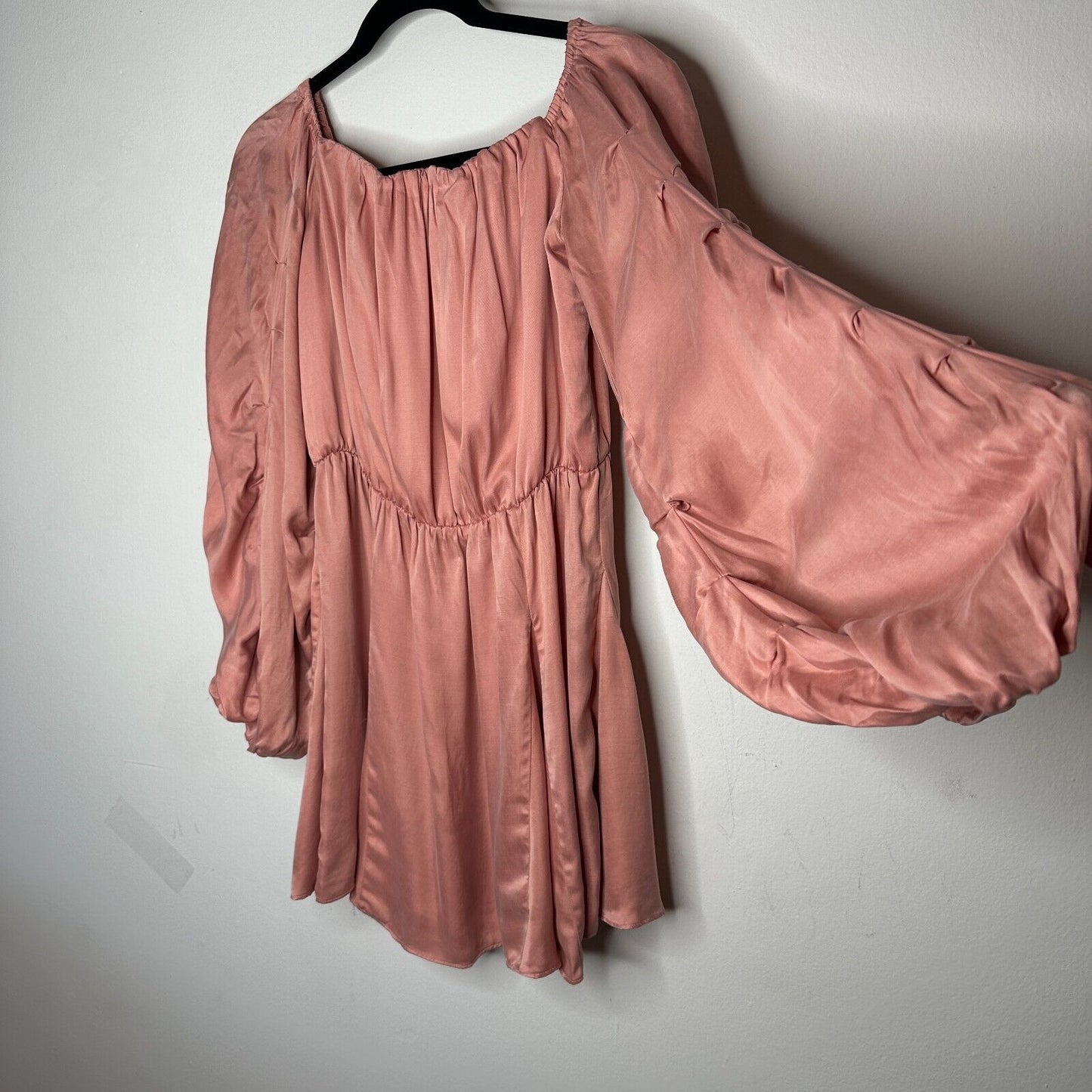 Revolve Lovers + Friends Pink Windblown Off Shoulder Balloon Sleeve Mini Med