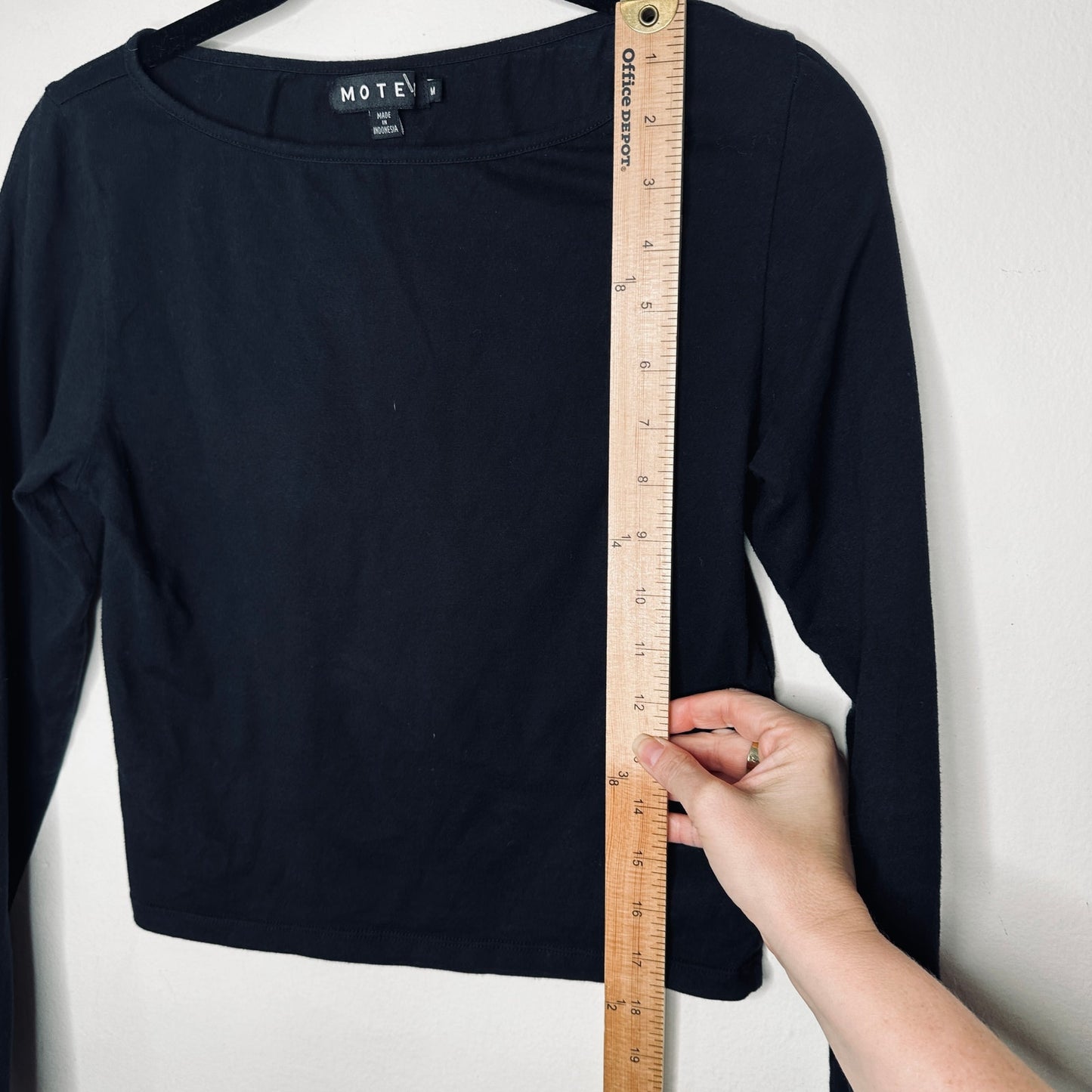 Motel Black Long Sleeve Round Neck Top
