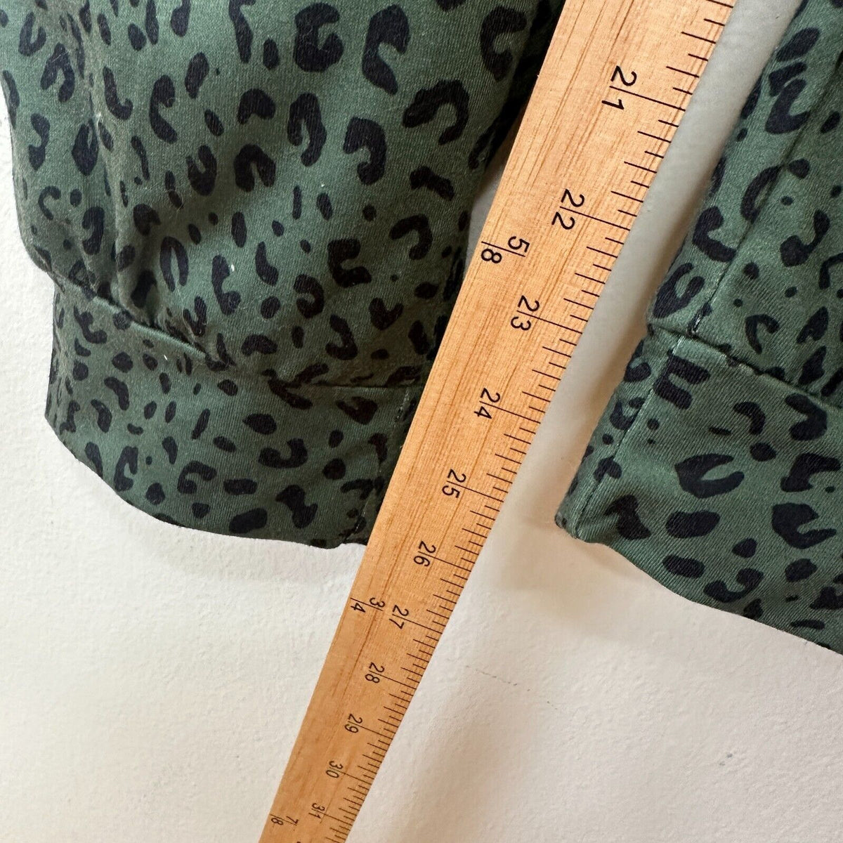 Green and Black Leopard Print Relaxed Fit Draw String Joggers Sweat Pants Medium