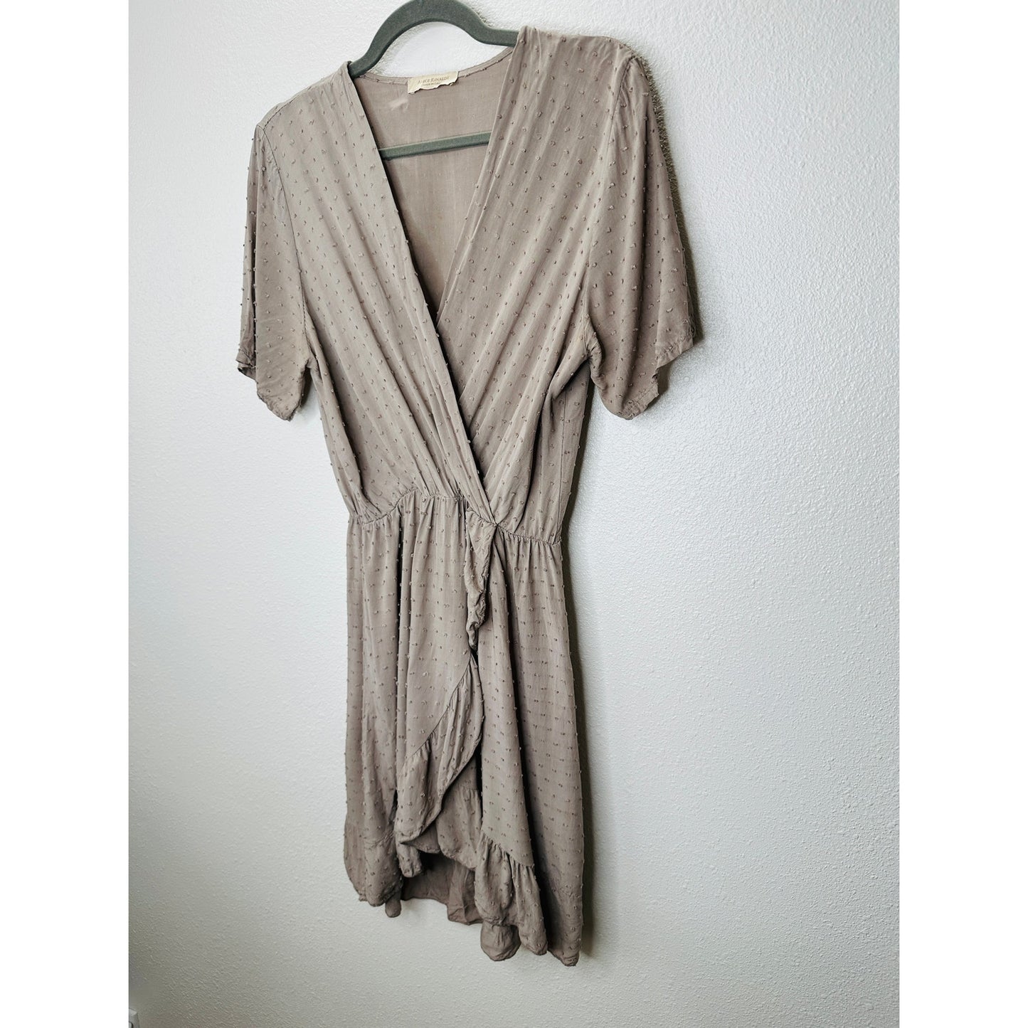 Alice Rinaldi Taupe Tonal Polka Dot Short Sleeve Faux Wrap Ruffle Dress M