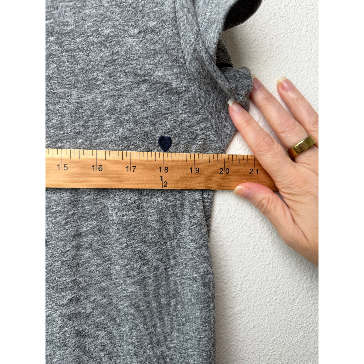 THE GREAT Gray Navy Heart Print T Shirt Women Size 0