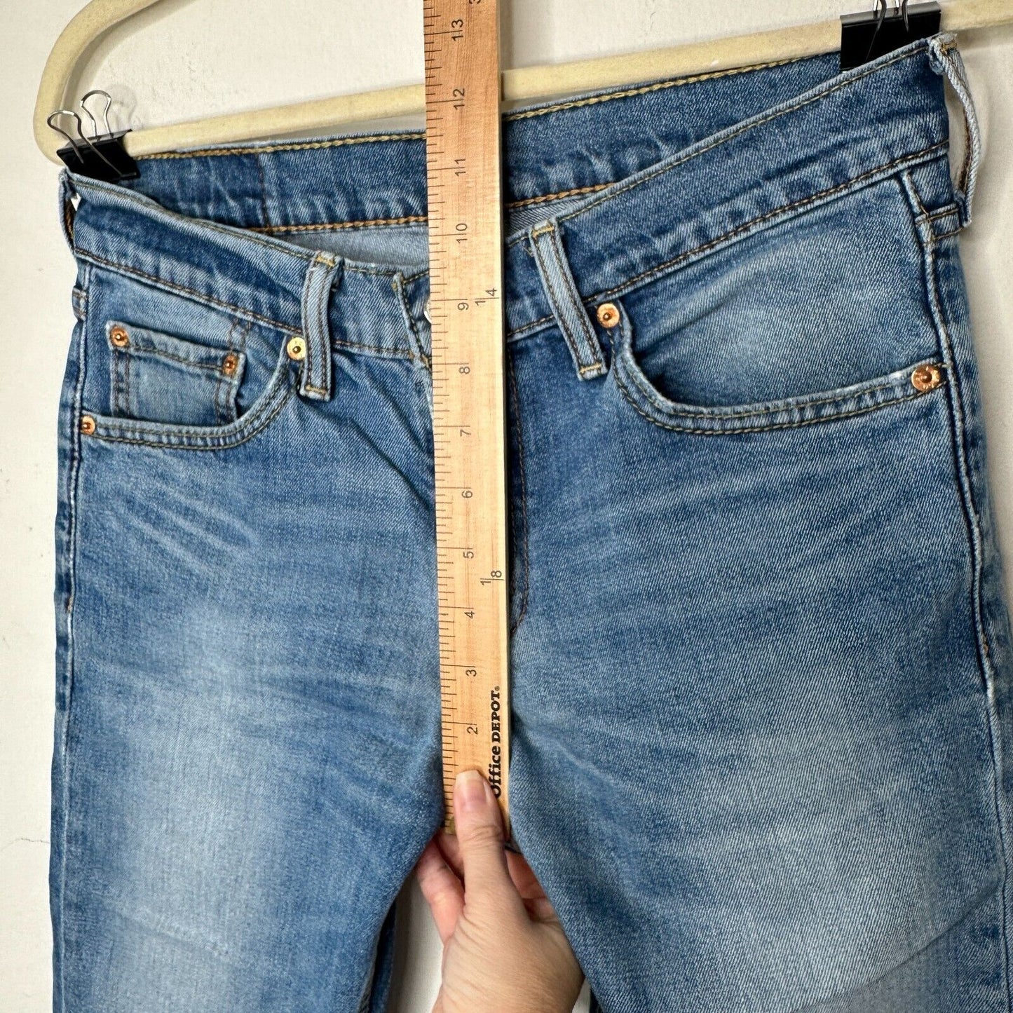 Levi 511 Slim Fit Medium Wash Blue Levi's Flex Jeans 5-Pocket Zip Fly 30 / 32