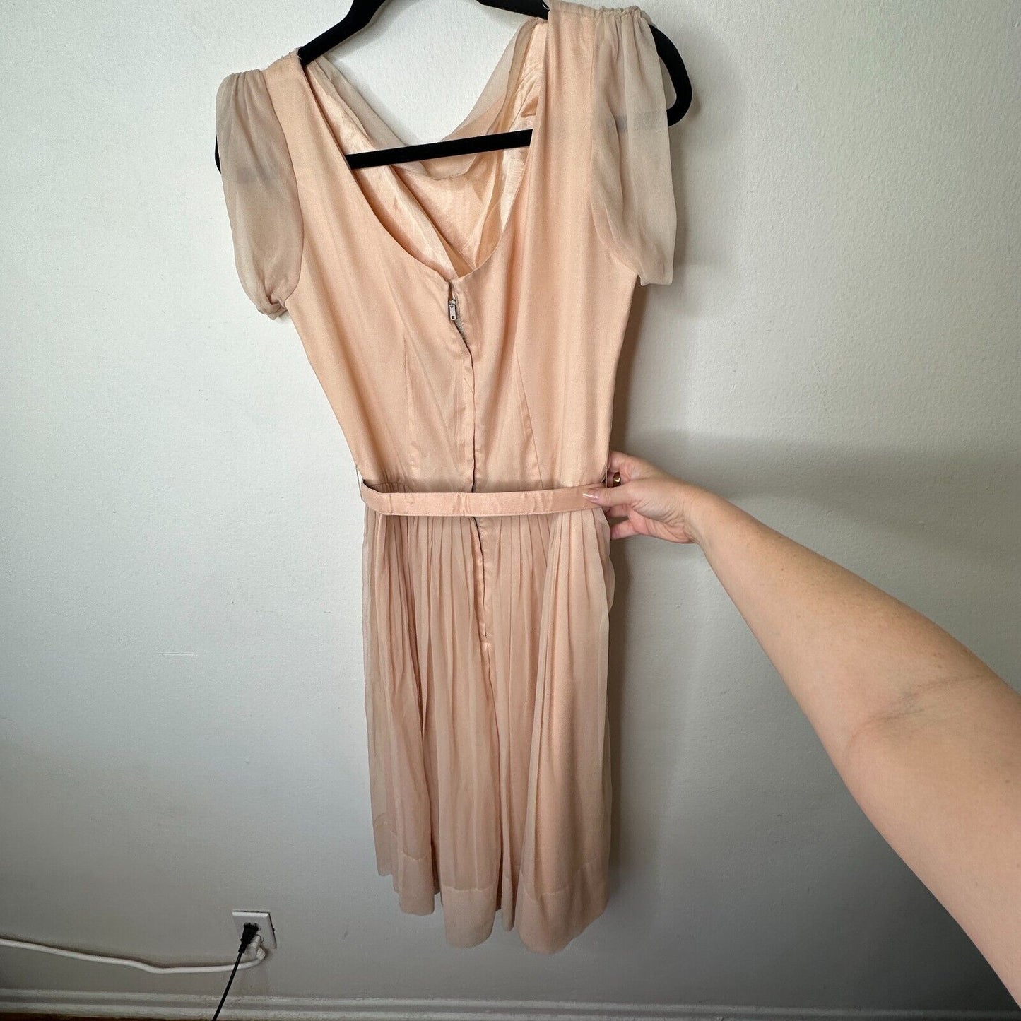 Vintage Size 15 Peach Chiffon Pleated Belted Sleeveless Dress Drape Neck BackZip