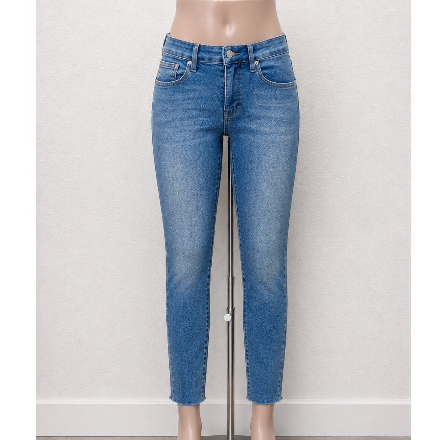 Good American Blue Good Legs Cropped Mid-Rise Body Hug Booty Shaping Raw Hem 28