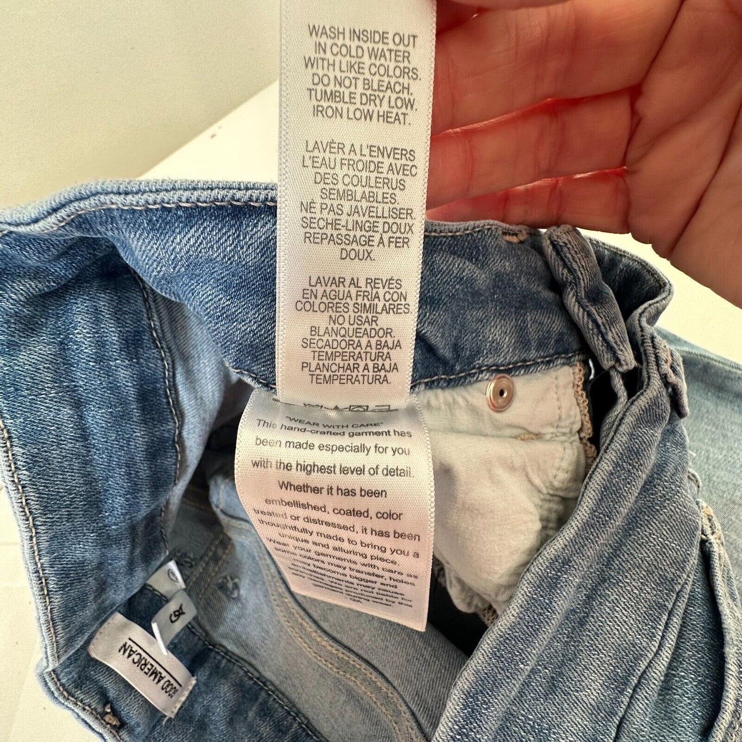 Good American Blue Good Legs Cropped Mid-Rise Body Hug Booty Shaping Raw Hem 28