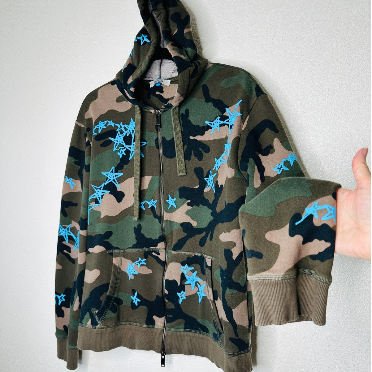 Valentino Army Green Black Tan Camo Print Bright Blue Stars Front Zip Hoodie S