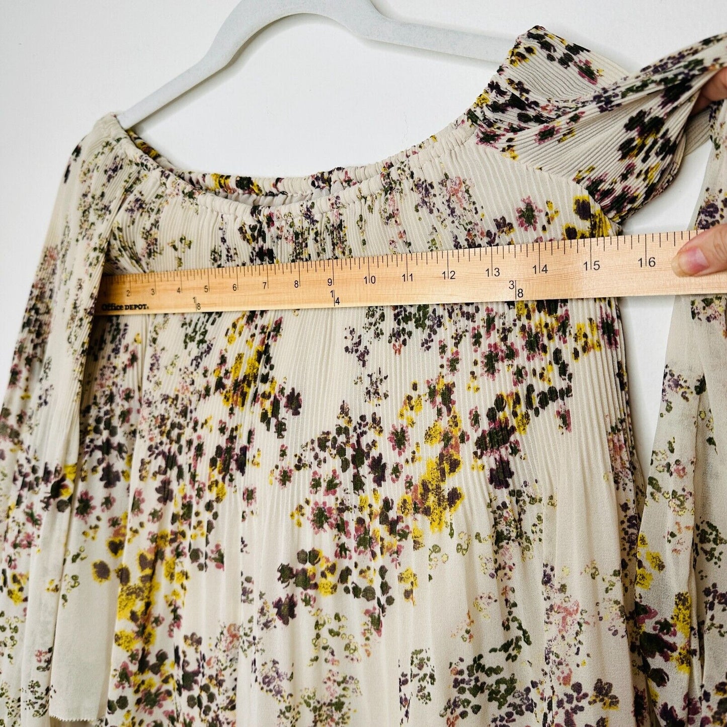Aritzia Wilfred Talence Cream and Multi Floral Silk Pleated Off Shoulder Top XS
