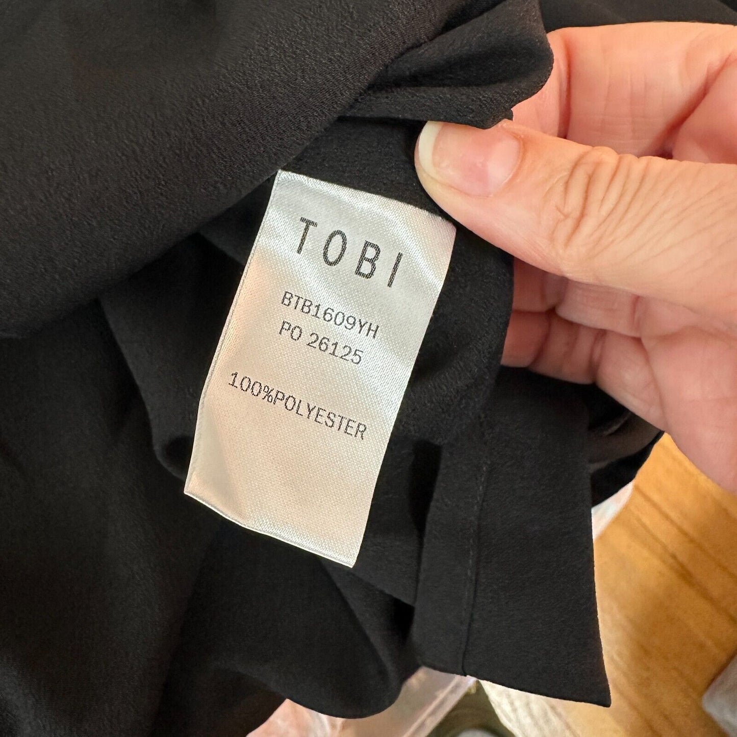Tobi Black Cold Shoulder Long Sleeve Flowy V-Neck Keyhole Back Blouse M