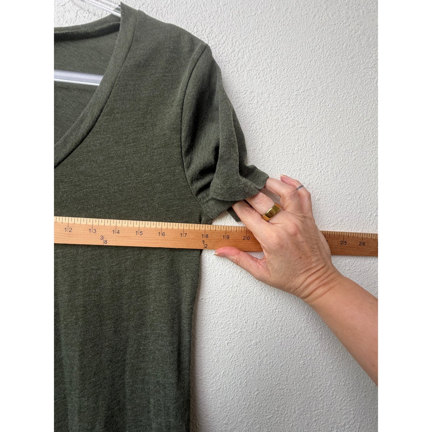 NWT William B Olive Pocket V Neck Tee Womens S