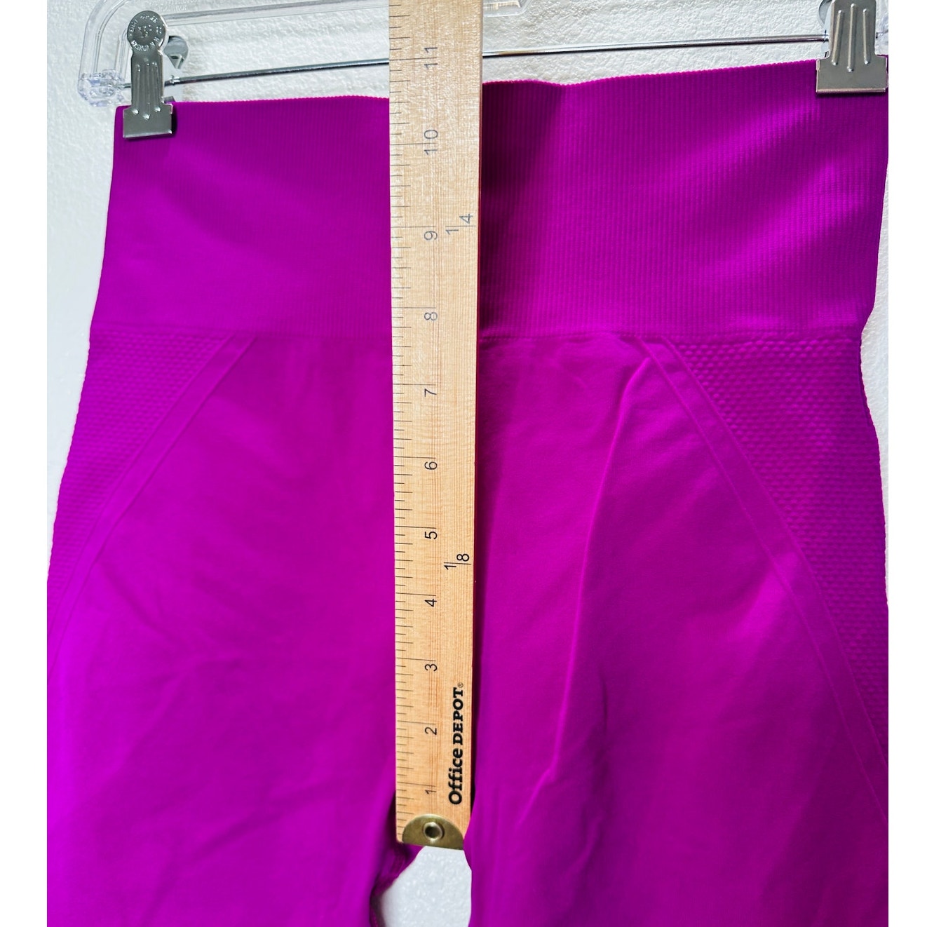 Lucas Hugh Technical Knit Magenta Seamless Capri Yoga Pants M