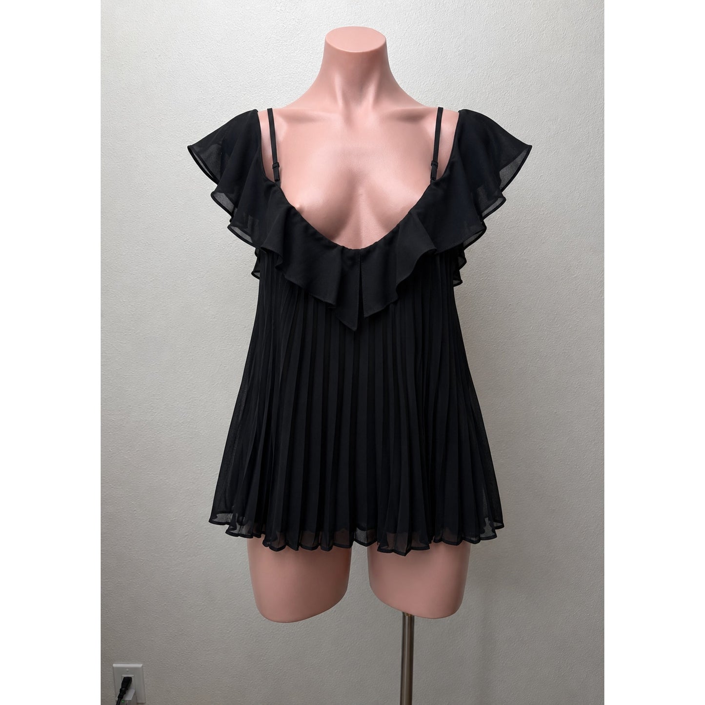 Delfi Black Pleated Accordion Ruffle Flowy Back Keyhole Cami S