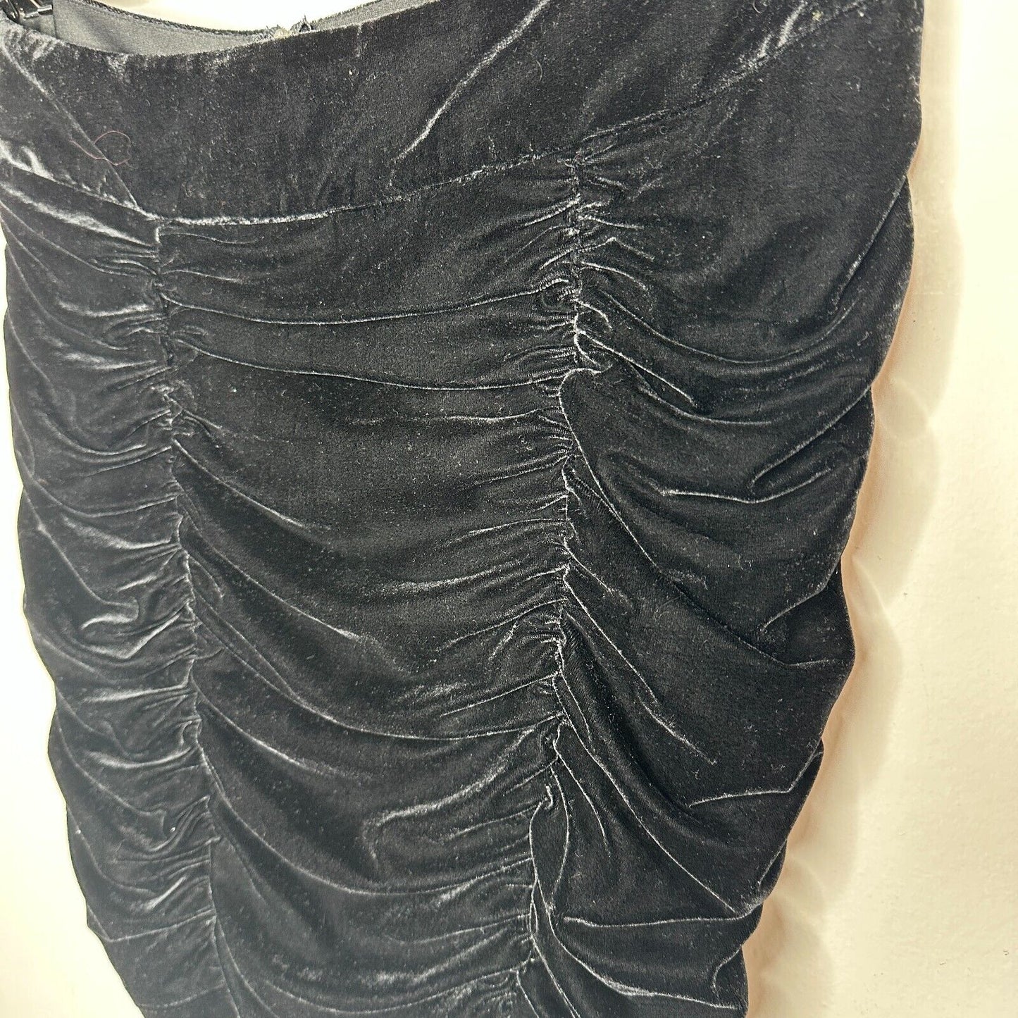 Solid Jet Black Sexy Ruched Velvet Mini Skirt Zip Back Stretch Medium