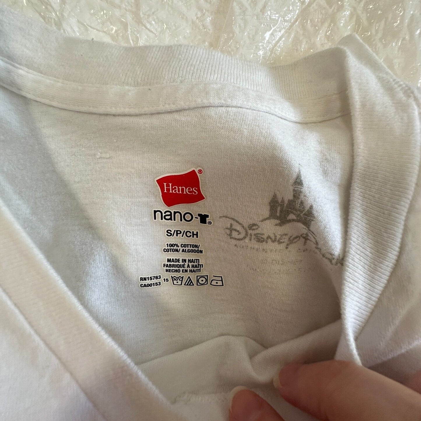 Disney Queen Of Mean Cruella De Vil Graphic White Short Sleeve VNeck Tee S