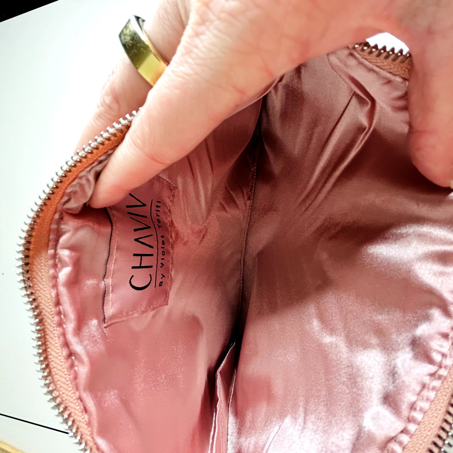 Chaviv by Violet Teriti Chic Metallic Pink Clutch Zip Close Chevron Design Purse