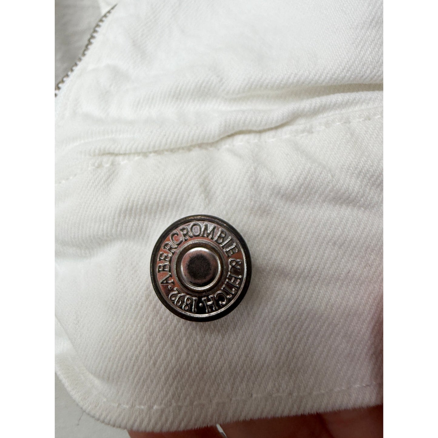 Abercrombie & Fitch White Cropped Zip Front Denim Jacket Size M