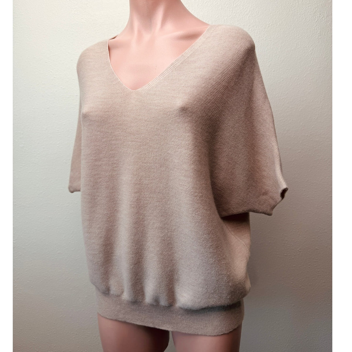 The Reset R Label Essential Pullover Mauve 100% Wool V Neck Dolman Sweater