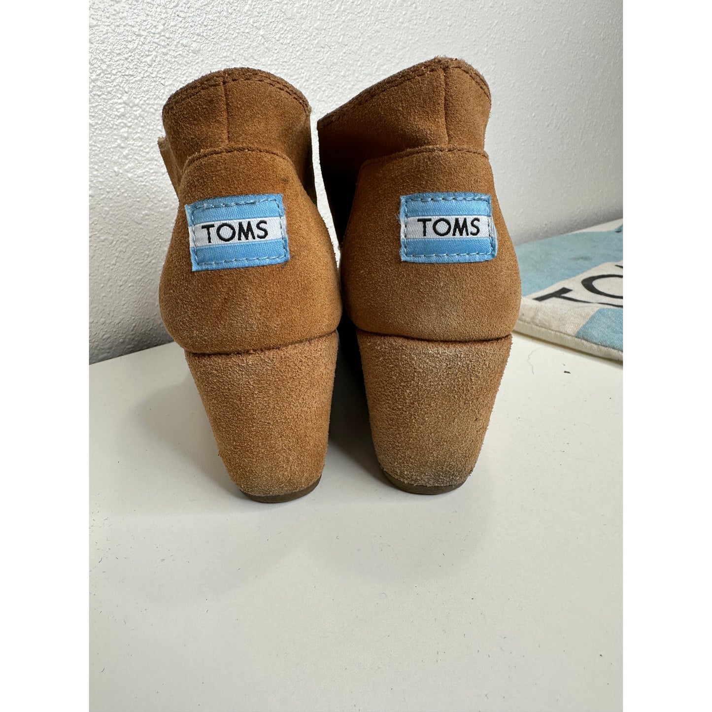 Toms Rust Brown Suede Camel Desert Pleated Toe Wedge Tie Booties 7