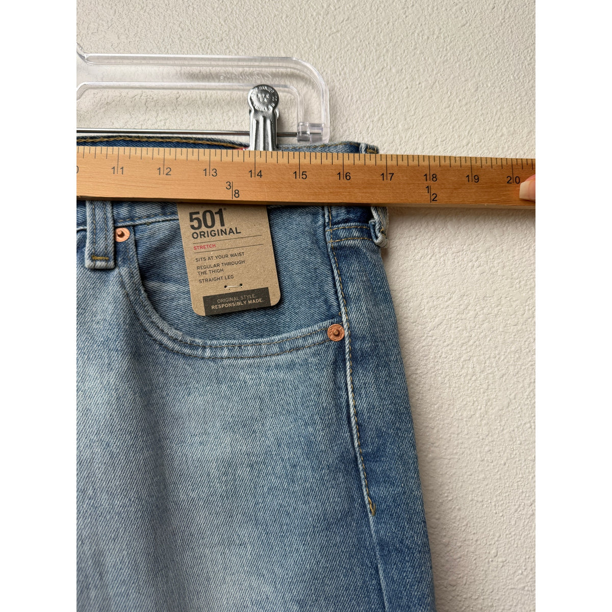 NWT Levi's 501 Light Wash Men's Jeans 33x34 Stretch