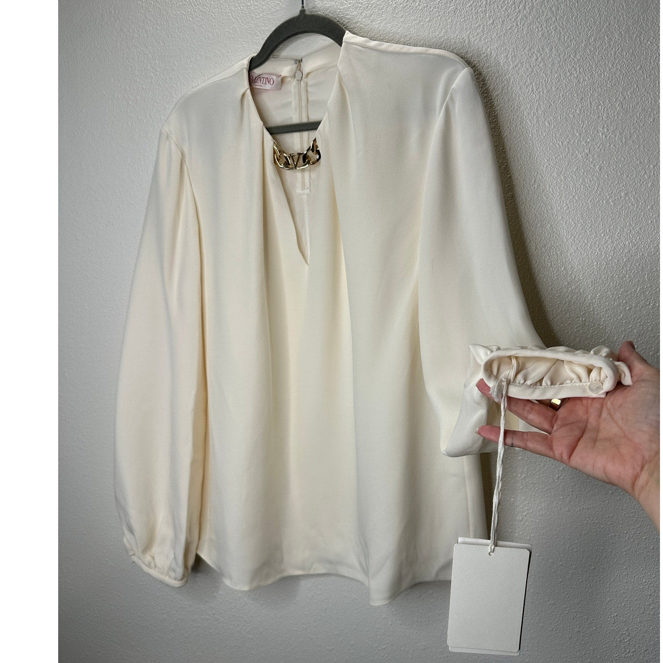 NWT Valentino Ivory 100% Silk Chain Detail V-Neck Long Sleeve Blouse 48 / 12