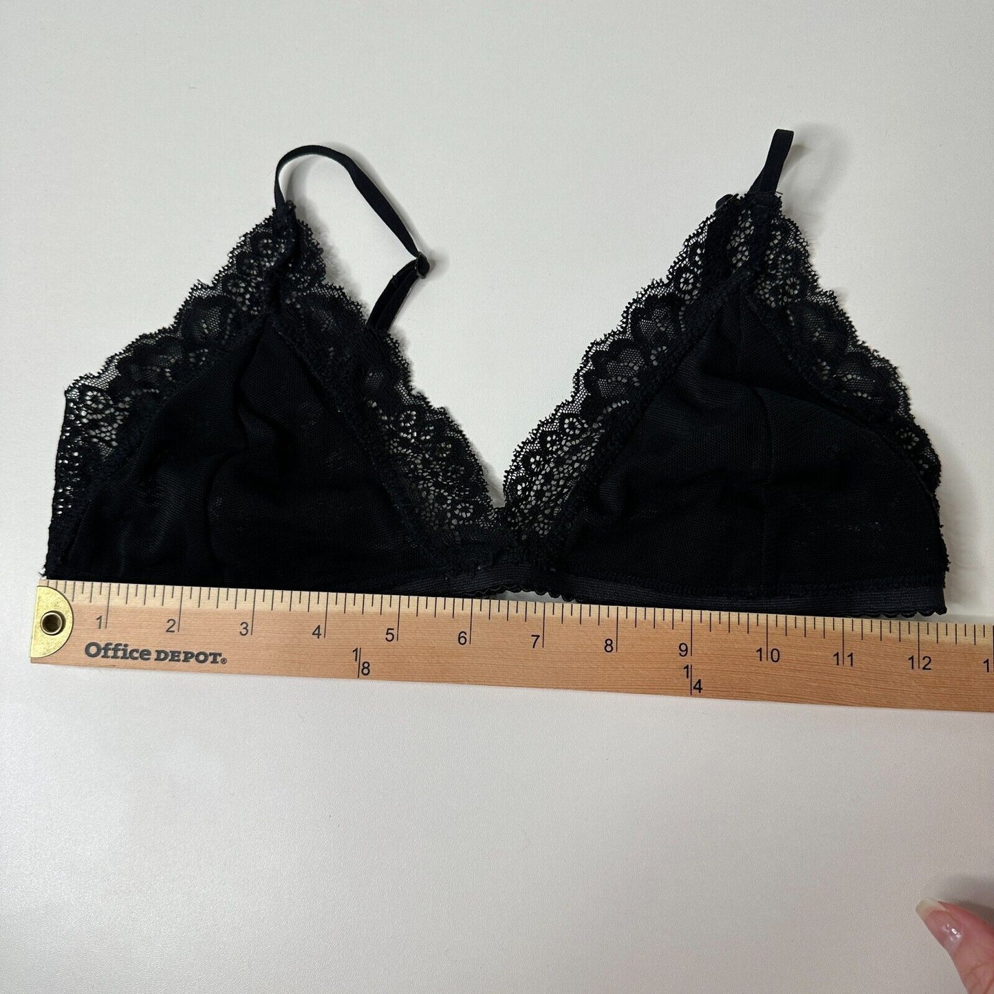 Aritzia Talula Monterey Bralette Sexy Black Convertible Design Soft Lace Medium