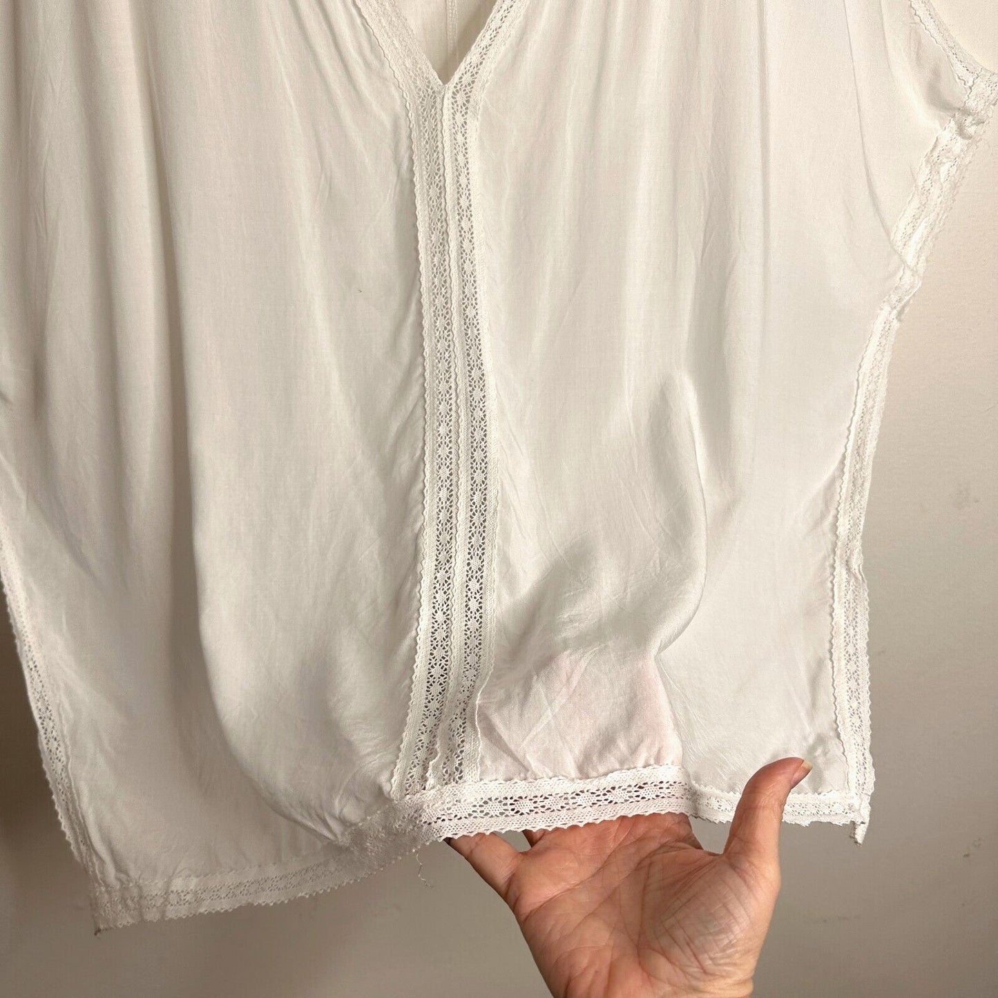 Himone White Sleeveless V-Neck Crochet Lace Trim Boxy Top Beach Coverup OS