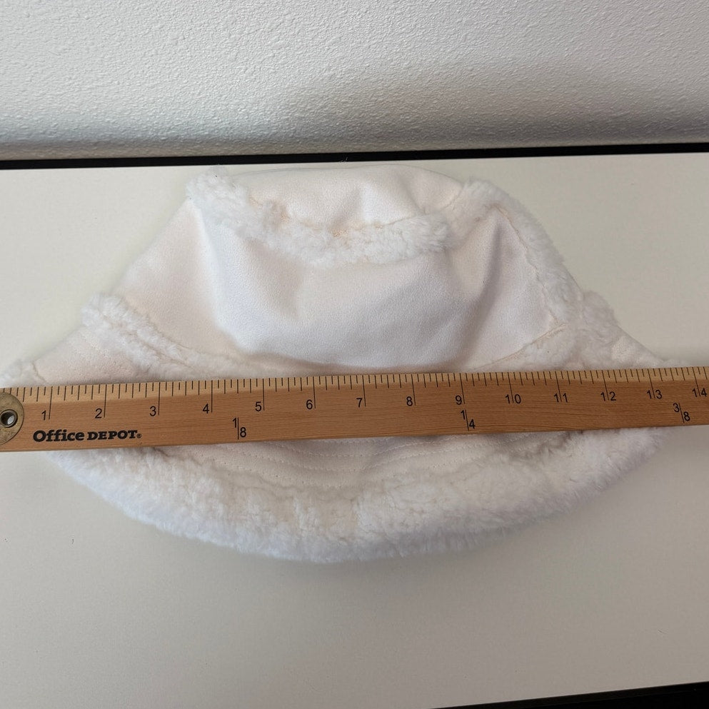 Alo Yoga Ivory Winterfun Bucket Hat Women M/L