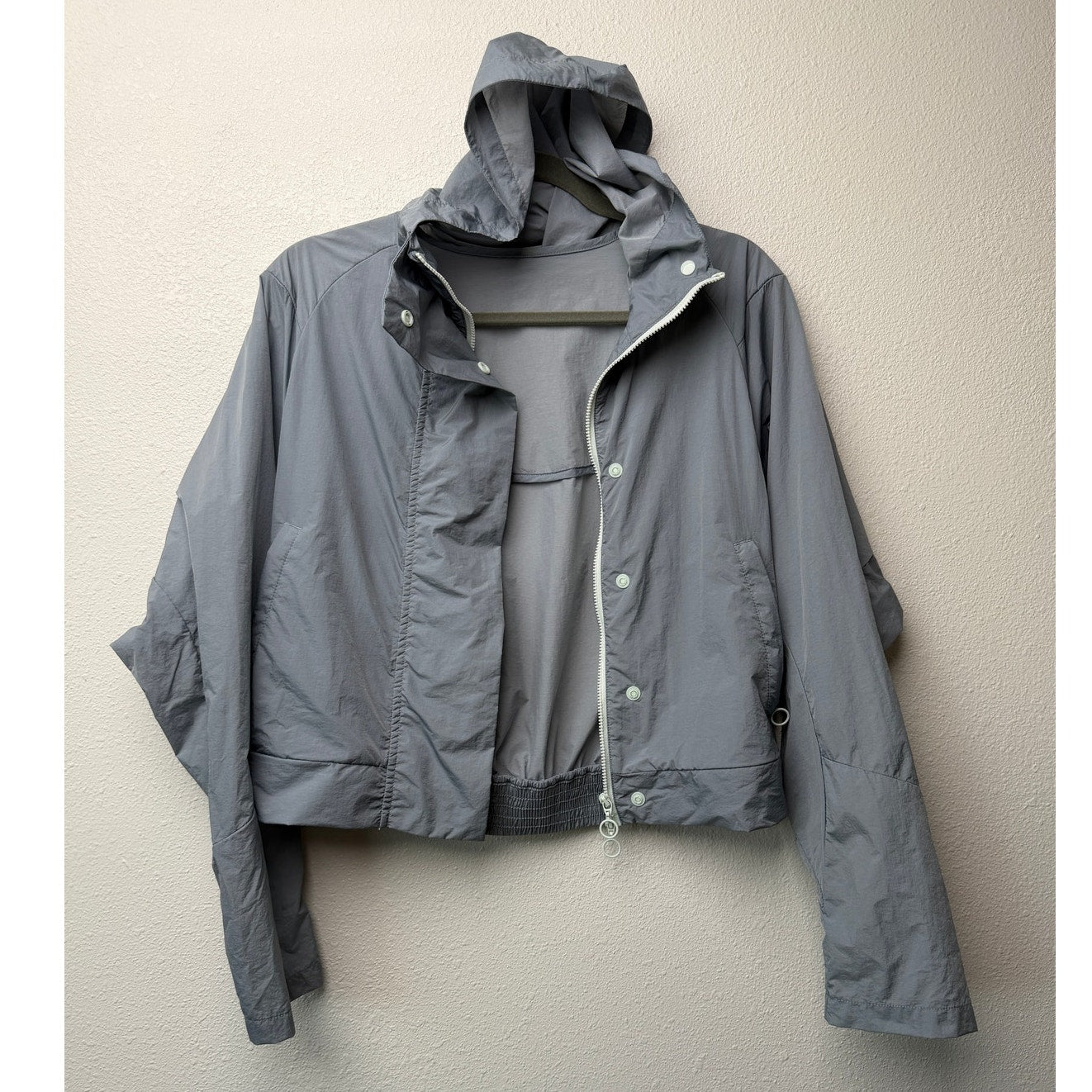 Fabletics Gray Hooded Lightweight Zip Snap Windbreaker Jacket Small