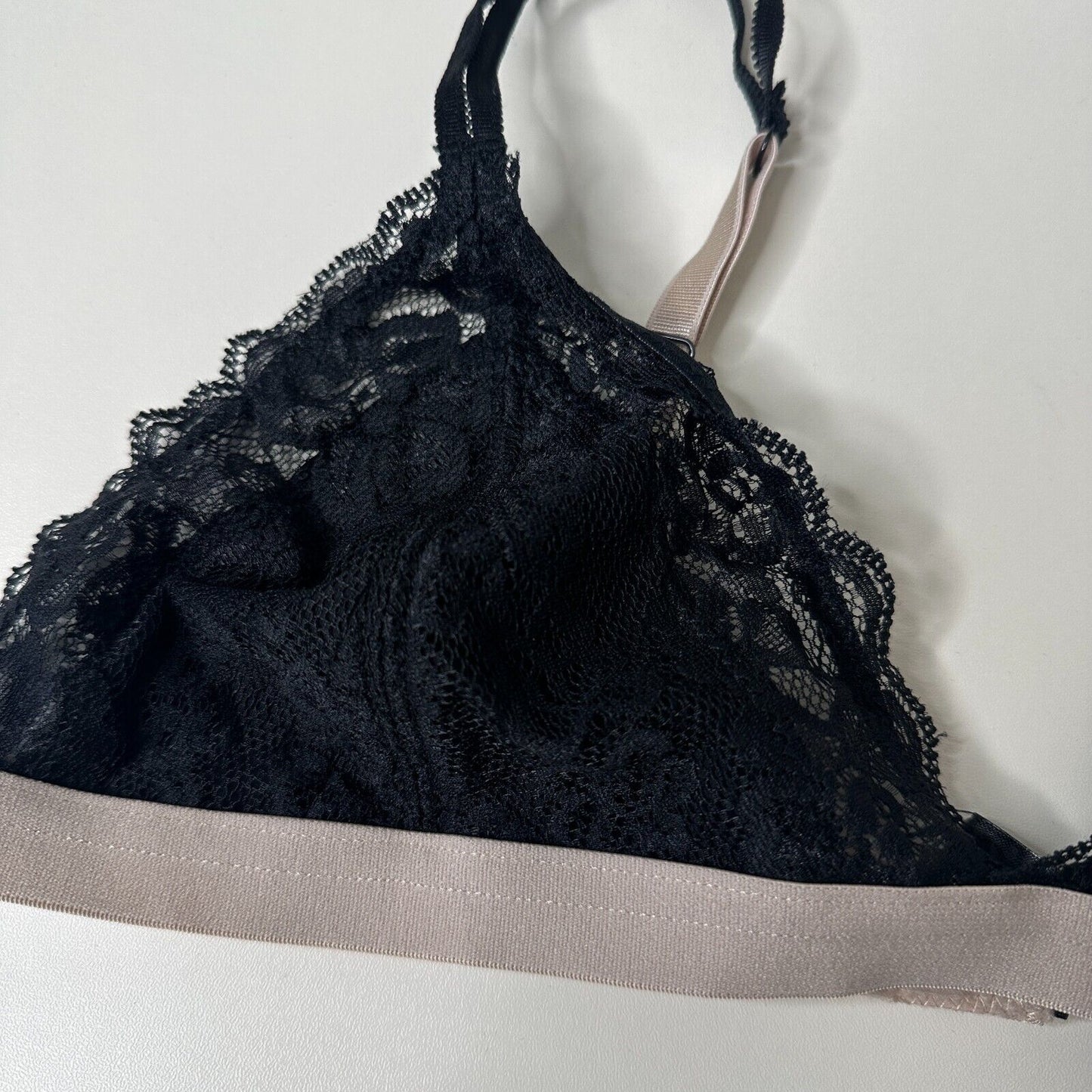 Black With Nude Edging Triangle Lace Bralette Adj Straps Hook & Eye Close Large