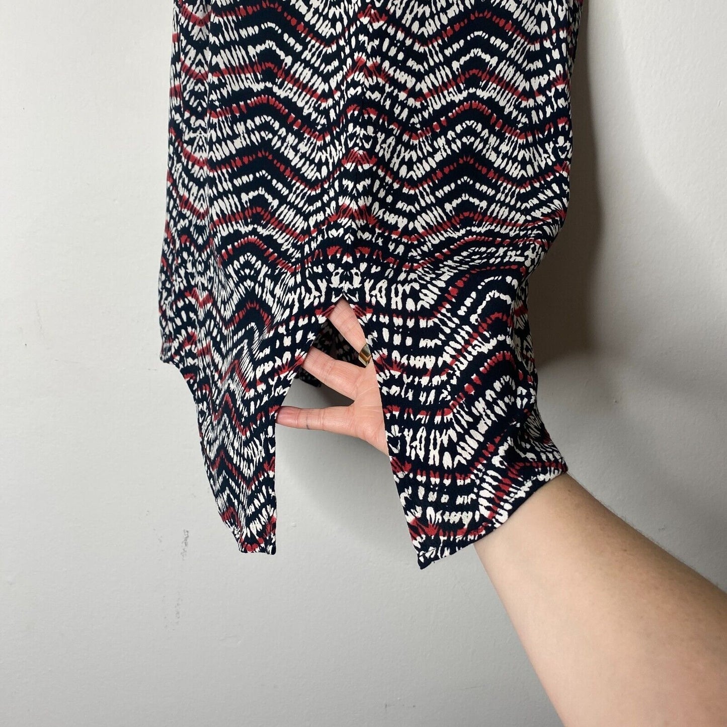 Sanctuary Sleeveless Black Tribal Chevron Print Split V-Neck Button Down Tank XS