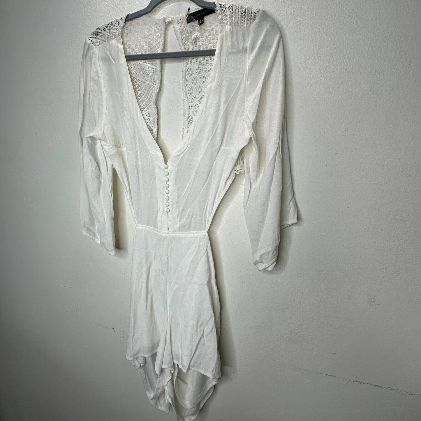 Dance & Marvel Ivory 3/4 Sleeve Front Deep V Button Open Back Crochet Romper L