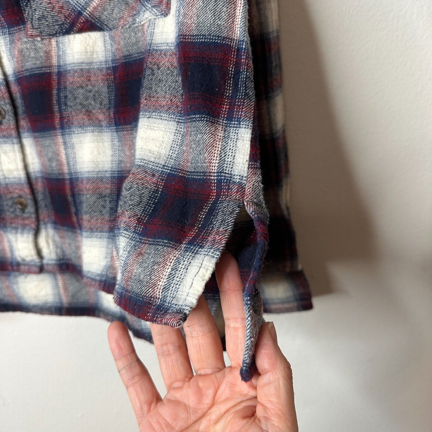 Black Red Blue White Plaid Cropped Long Sleeve Flannel Button Down Shirt M