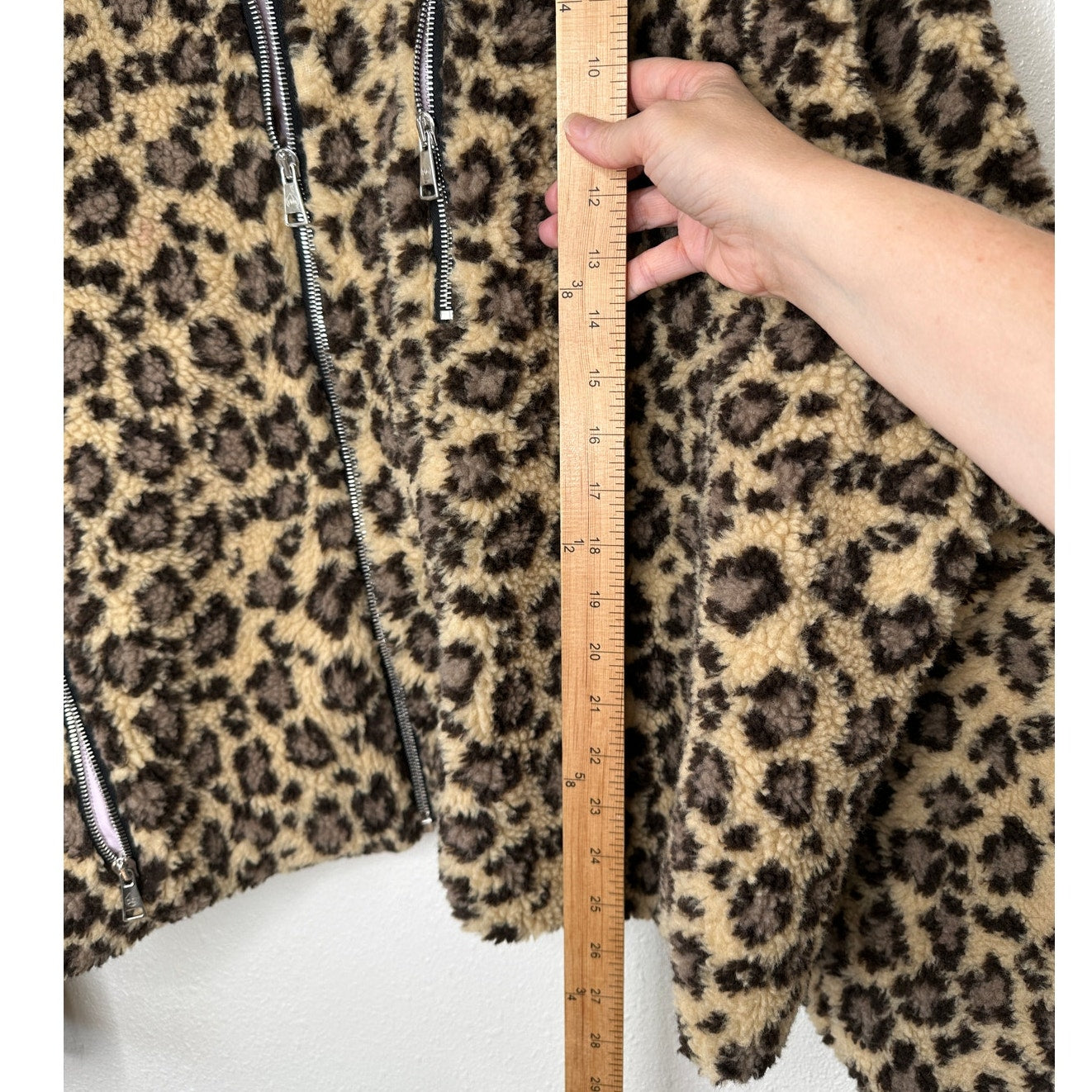 NWT DUO LTD Zinko Beige & Black Cheetah Print Fuzzy Long Sleeve Jacket L