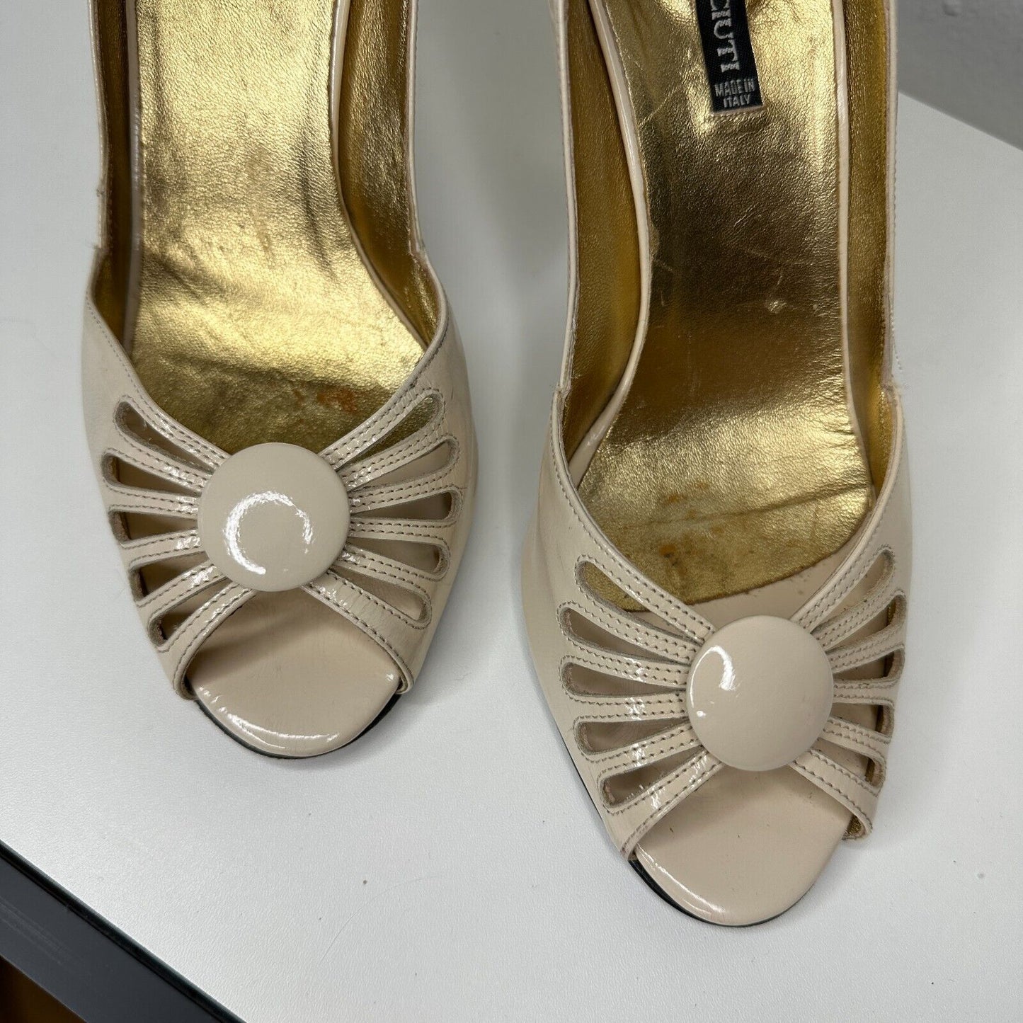 Claudia Ciuti Nude Cream Patent Leather Open Toe Heels Center Button Cut Outs 8