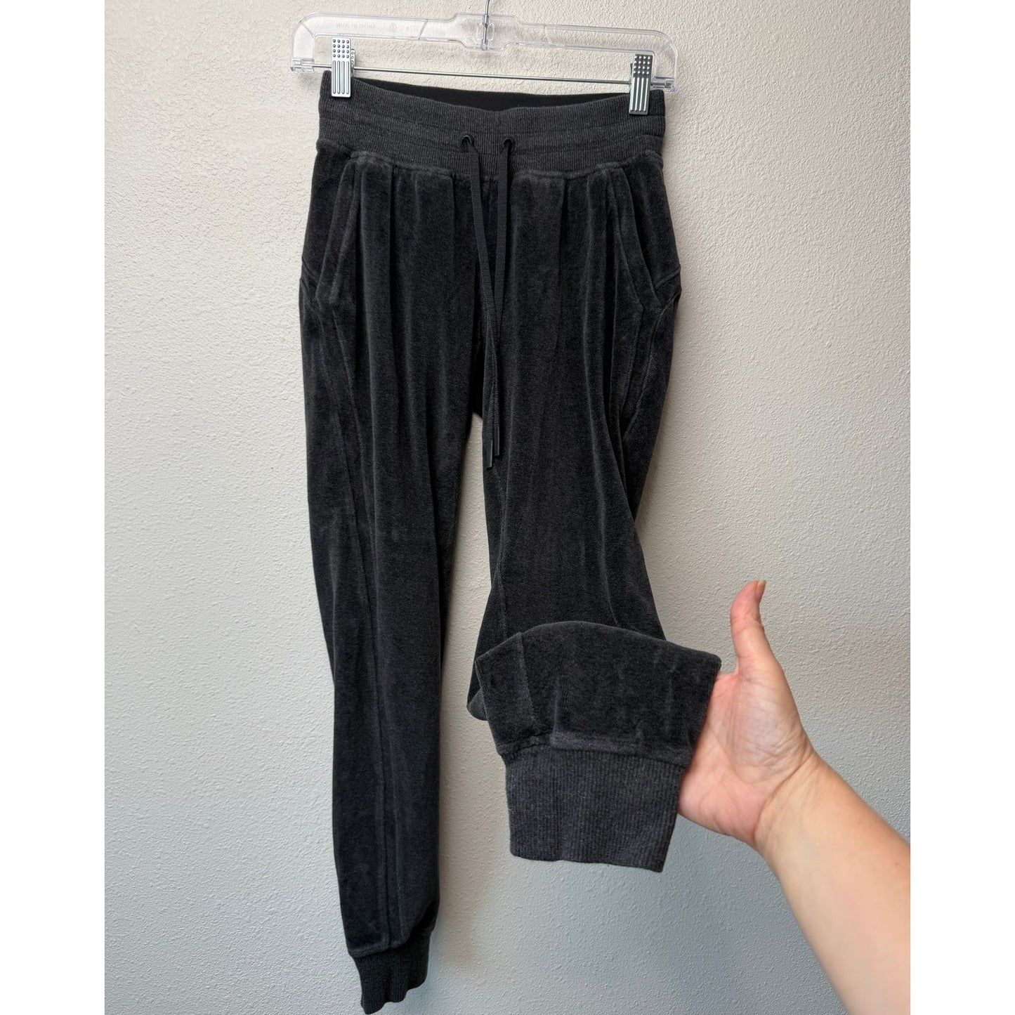 Lululemon Velour Jogger Pants Dark Gray Women's Size 2