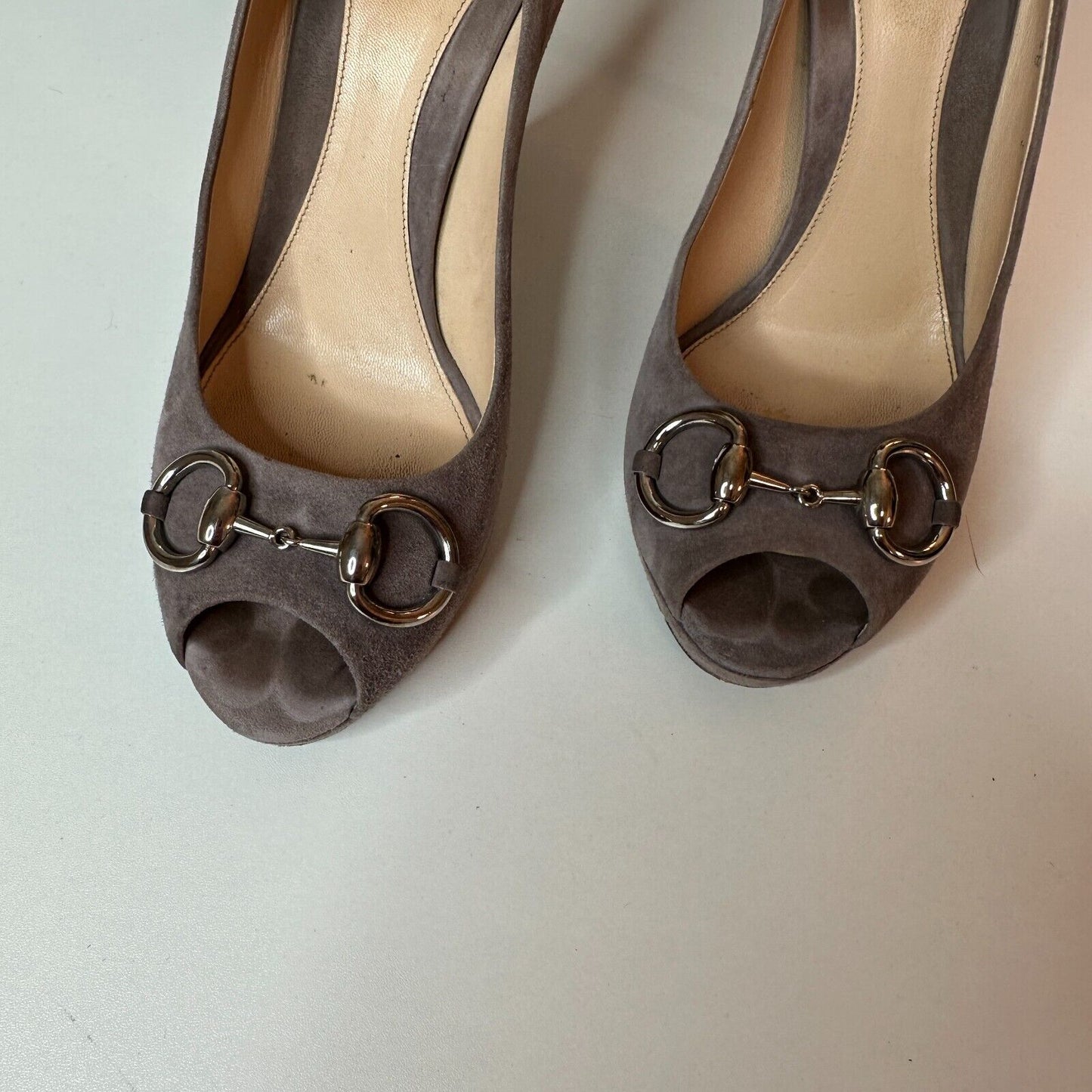 Gucci Kid Scamosciato New Mauve Gray Suede Horsebit Open Toe Stiletto Heel 38