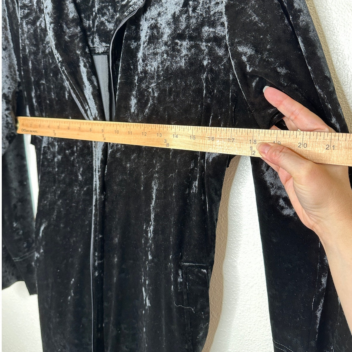 Arrive Black Velour Front Button Long Sleeve Tie Waist Midi Dress Small