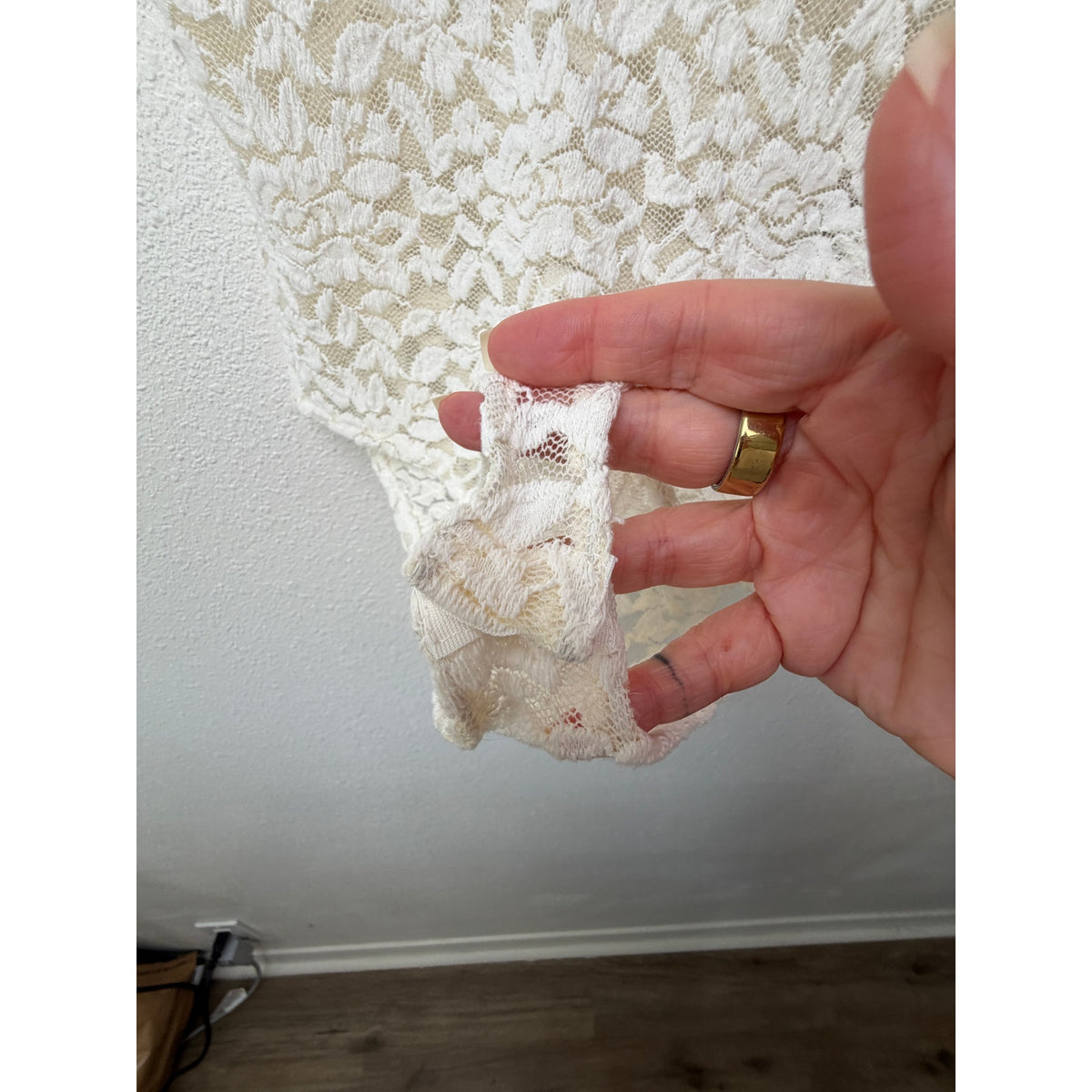 Zara Ivory Floral Lace V Neck Bodysuit Women M