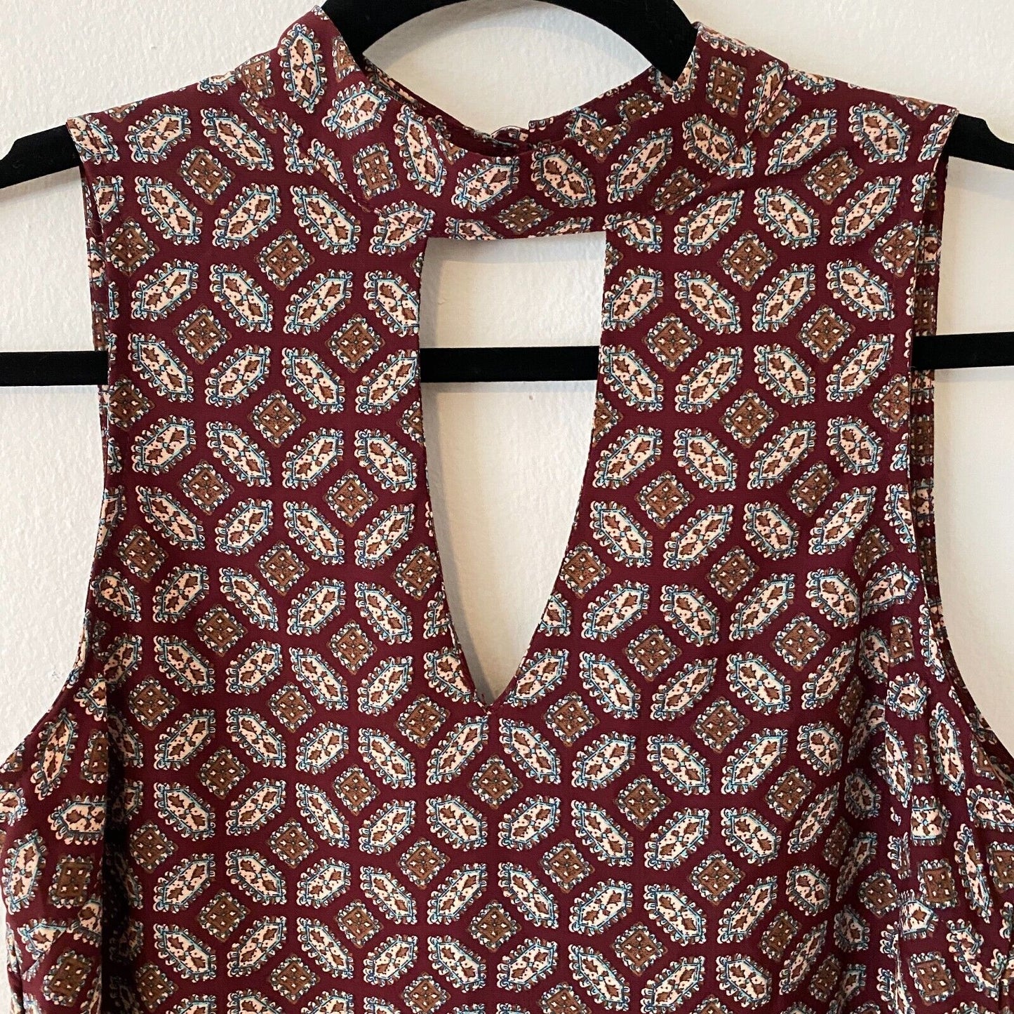 NWT Soprano Wine Paisley Print Multi Floral V-Neck Key Hole Sleeveless Dress XS