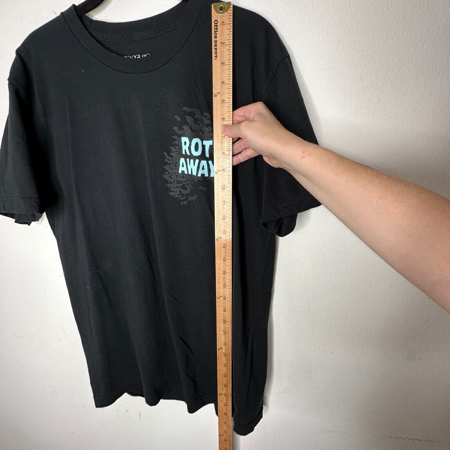 NWOT Jesse Jo Stark Black Short Sleeve Rot Away Wish I Was Dead Graphic Tee L