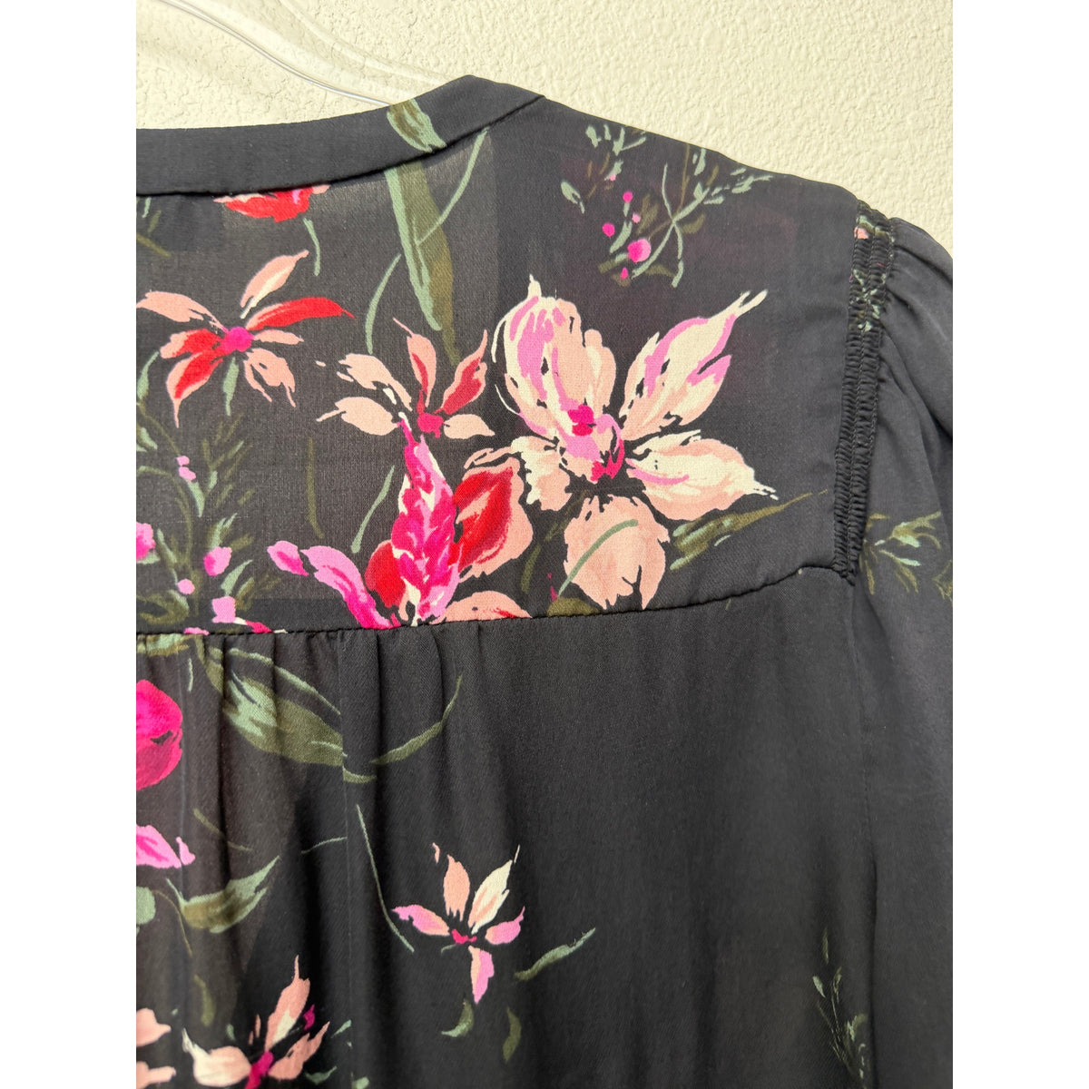 Joie Black Pink Floral Silk V Neck Blouse Women S