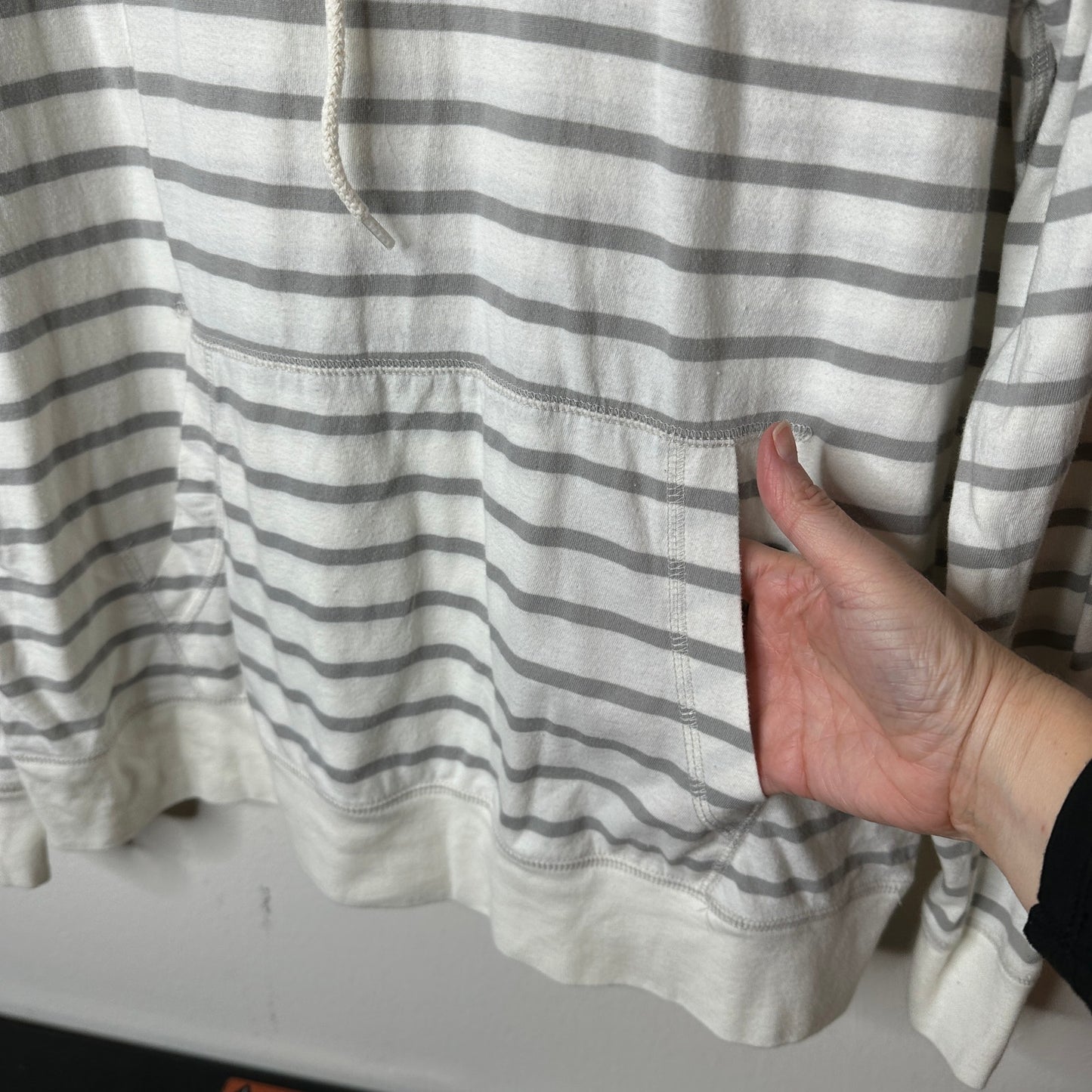 Old Navy White & Gray Striped Pullover Front Pocket Hoodie L