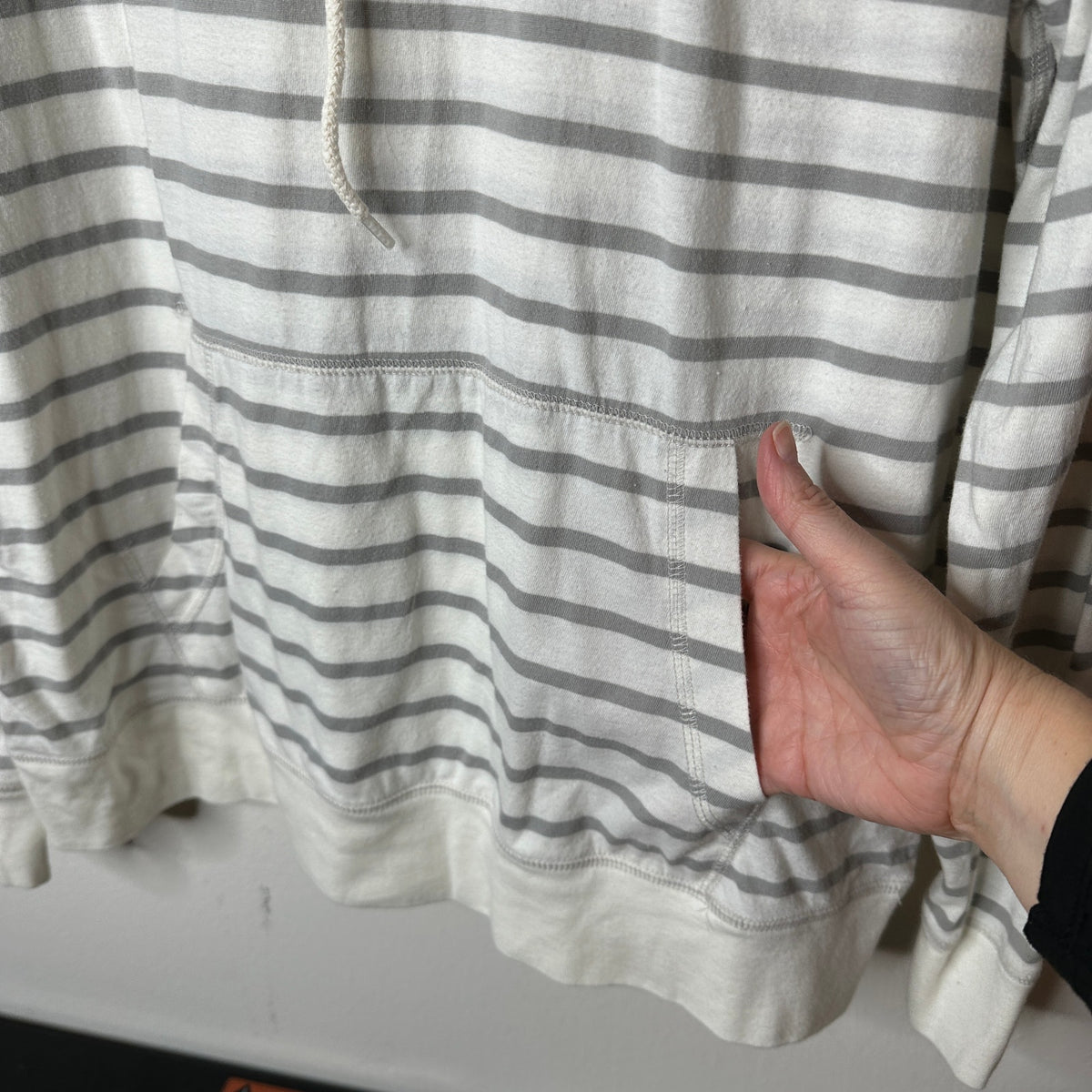 Old Navy White & Gray Striped Pullover Front Pocket Hoodie L