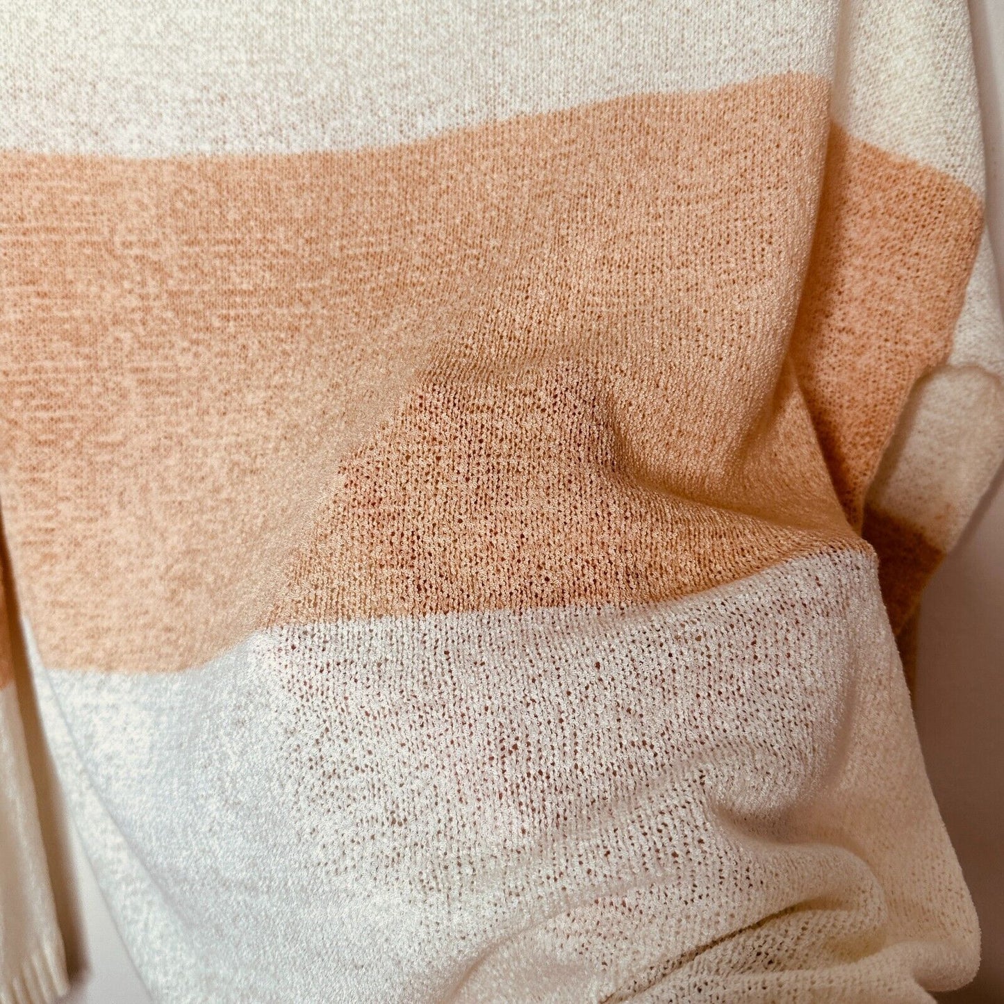 Newbury Kustom Long Sleeve Peach and Cream Color Block Round Neck Sweater M